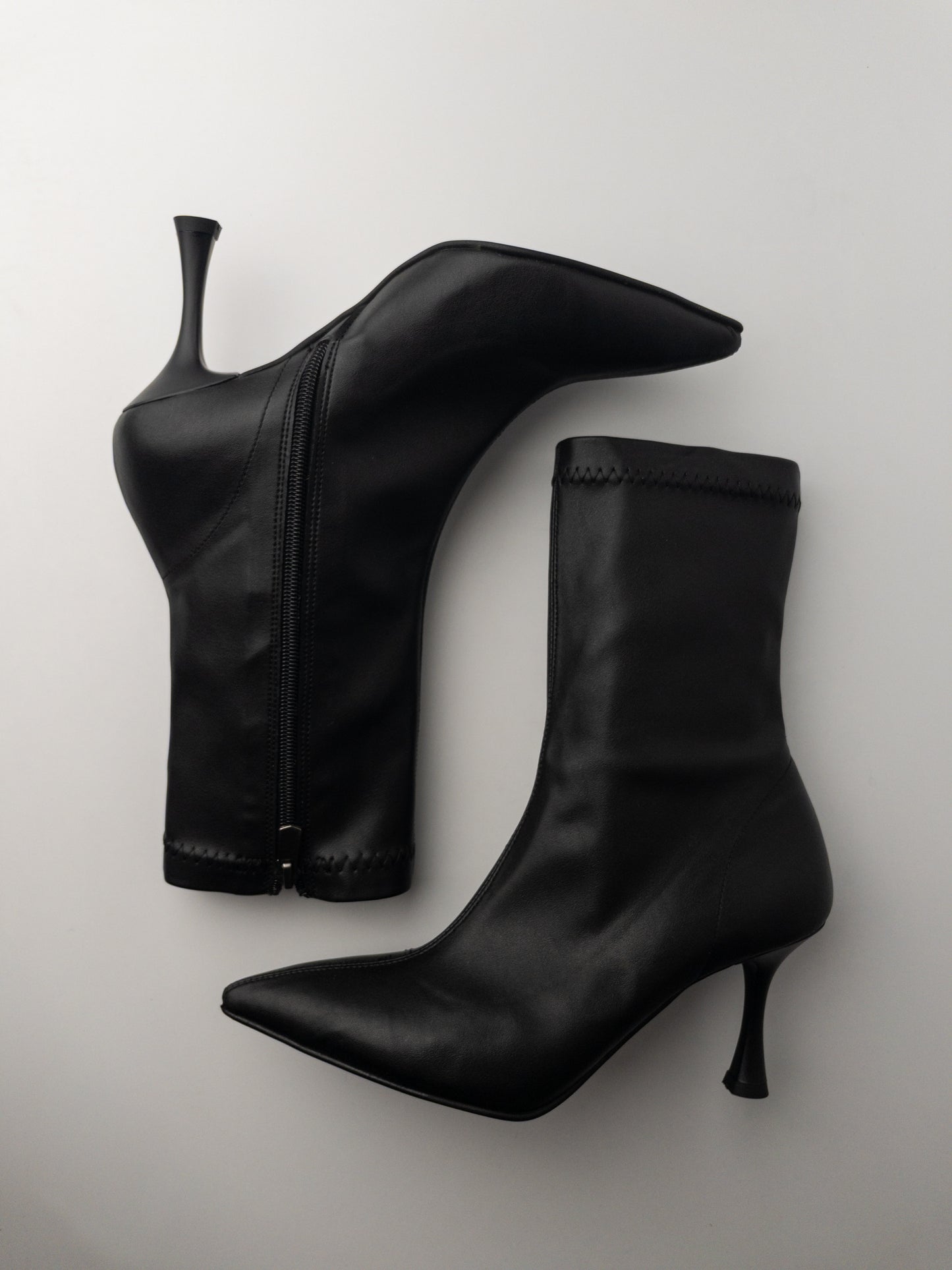 Siyah İnce Topuk Streç Bot – 8 cm Topuk