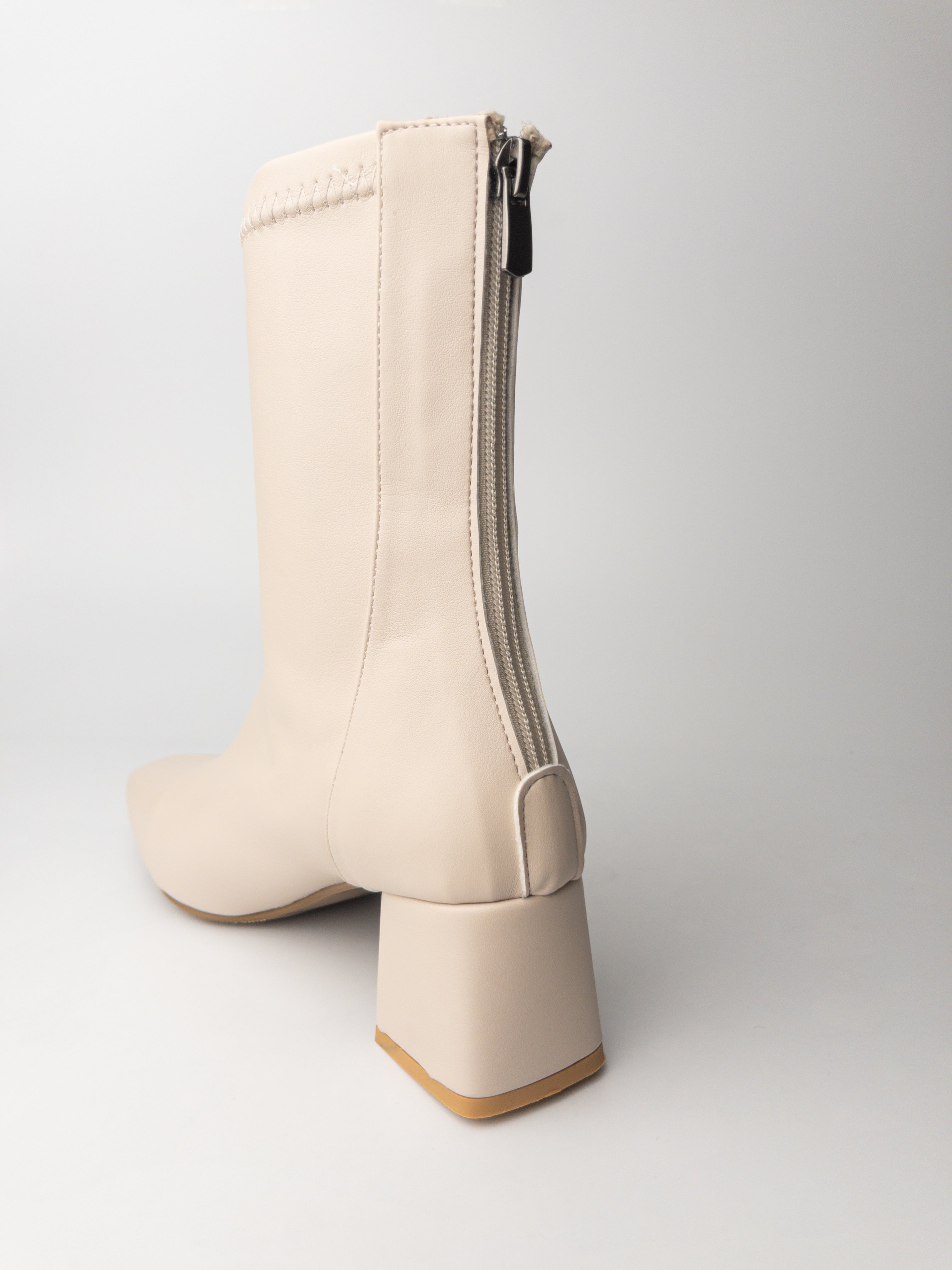 Krem Streç Küt Burun Bot – 5 cm Topuk