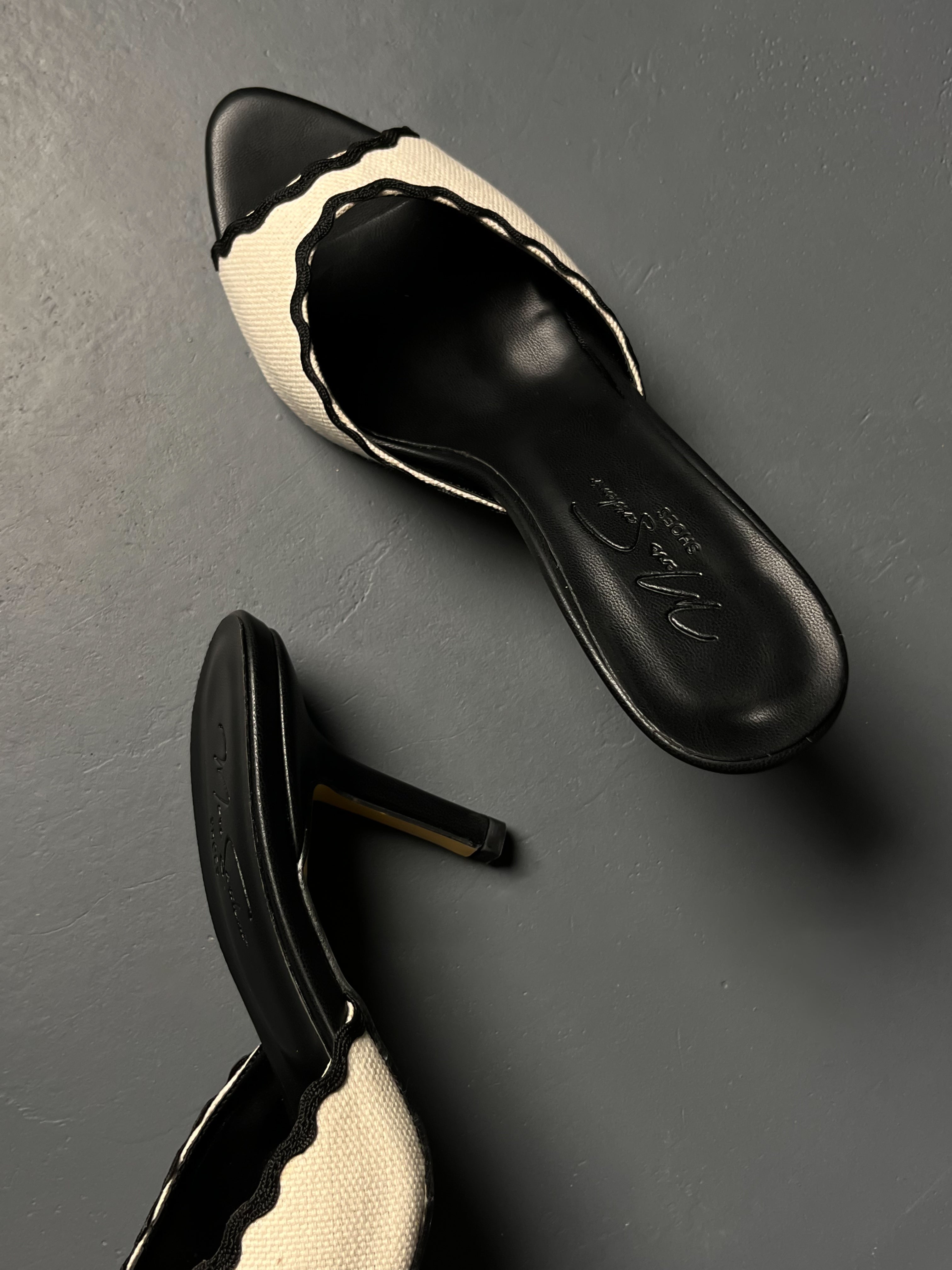 Krem-Siyah Detaylı Keten Topuklu Terlik