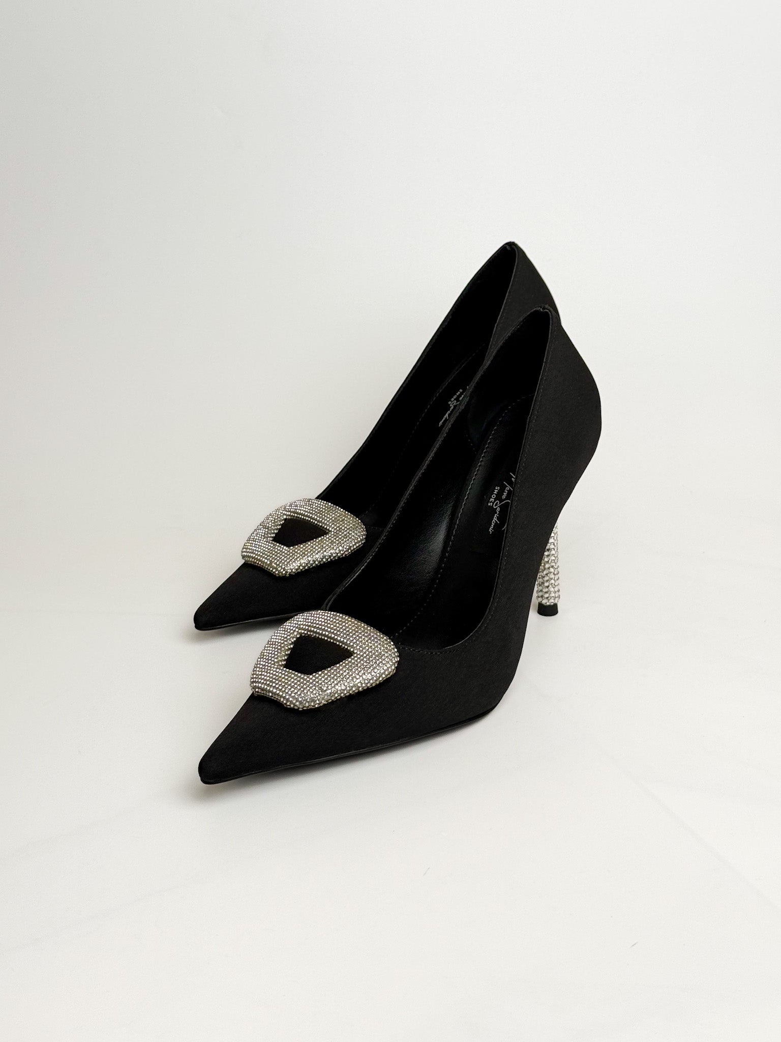 Siyah Taşlı Toka Detaylı Stiletto – Taş Kaplama Topuk