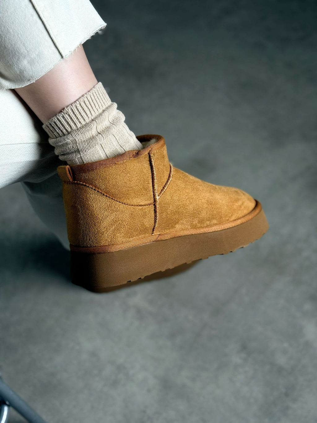 Taba Süet Kürklü Kısa Bot