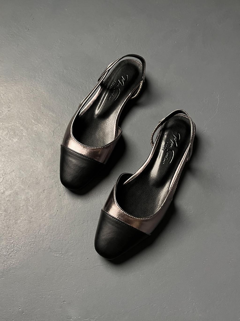 Metalik Füme & Siyah Babet – 2 cm Topuk