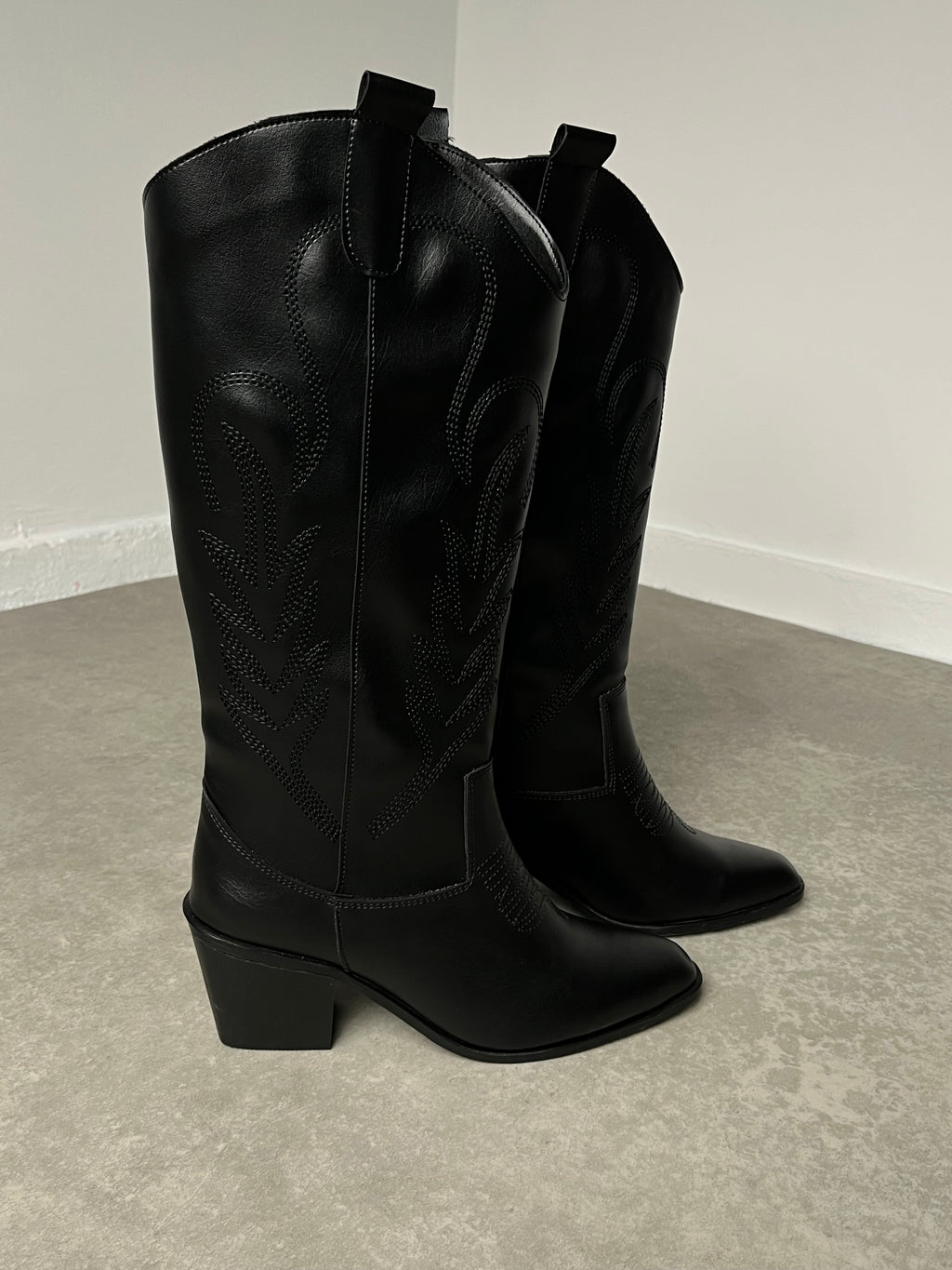 Siyah Western Topuklu Deri Çizme