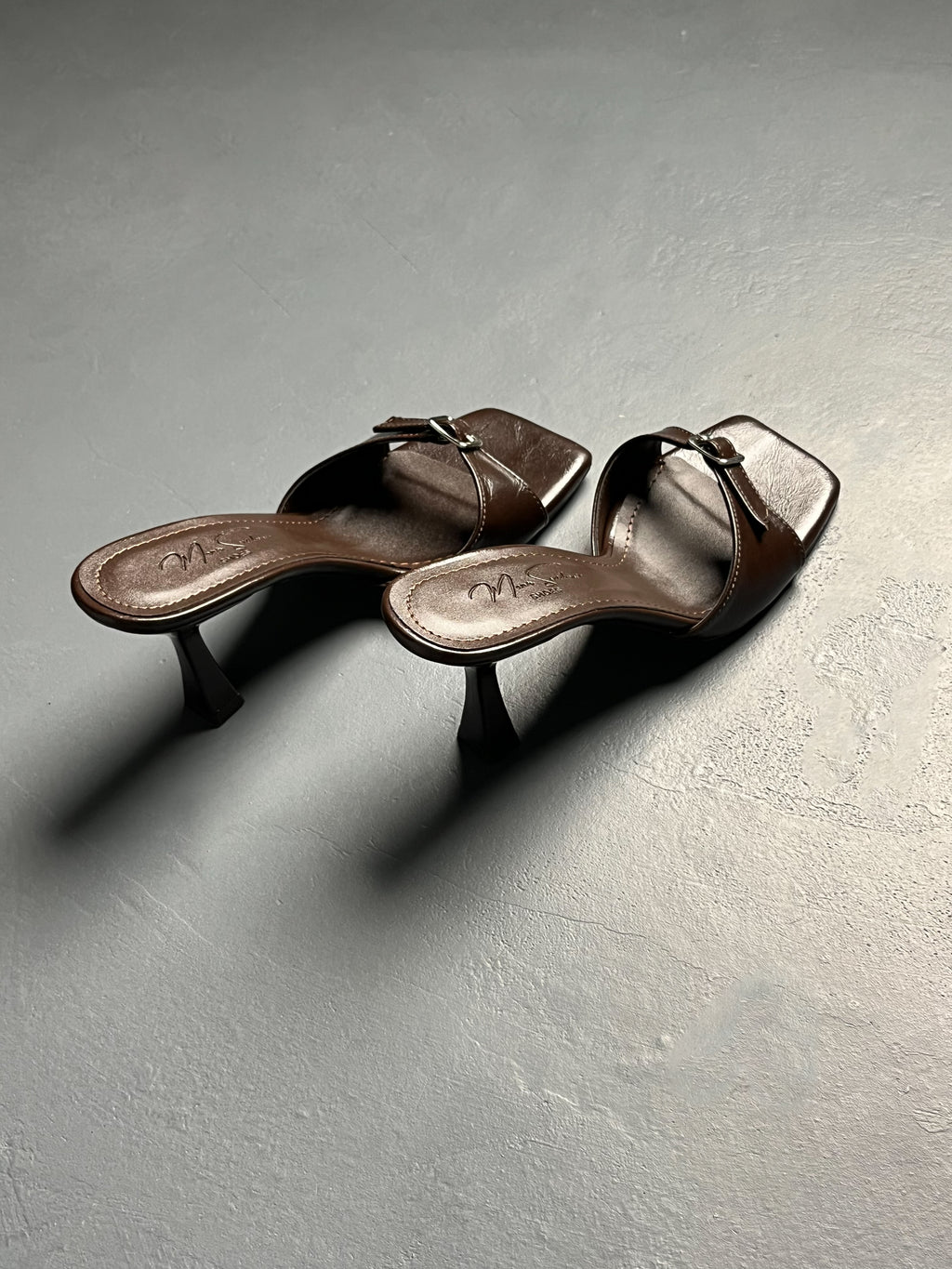 Acı Kahve Toka Detaylı Topuklu Terlik