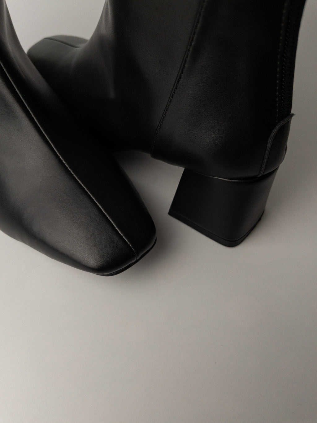 Siyah Streç Küt Burun Bot – 5 cm Topuk