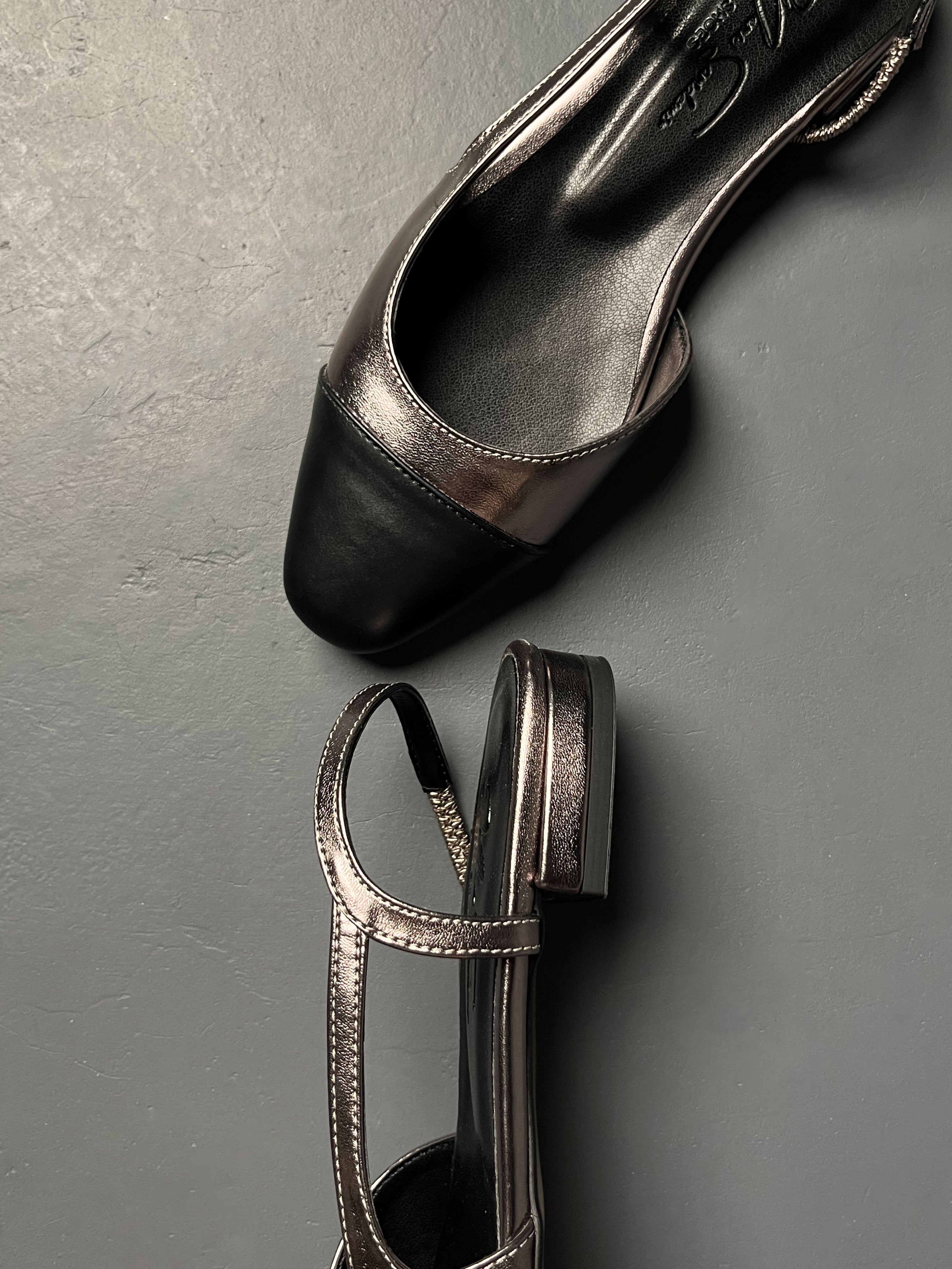 Metalik Füme & Siyah Babet – 2 cm Topuk