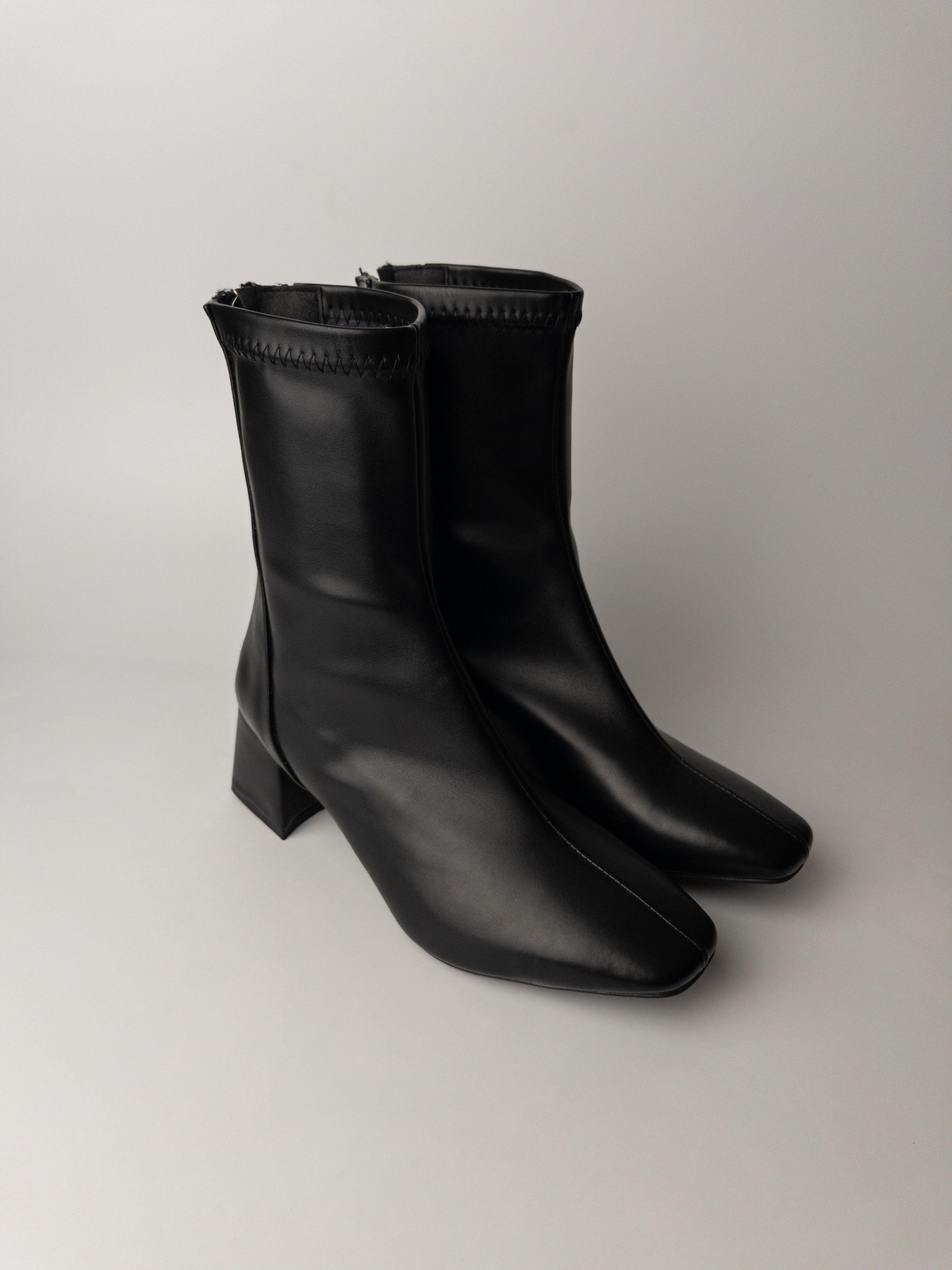 Siyah Streç Küt Burun Bot – 5 cm Topuk