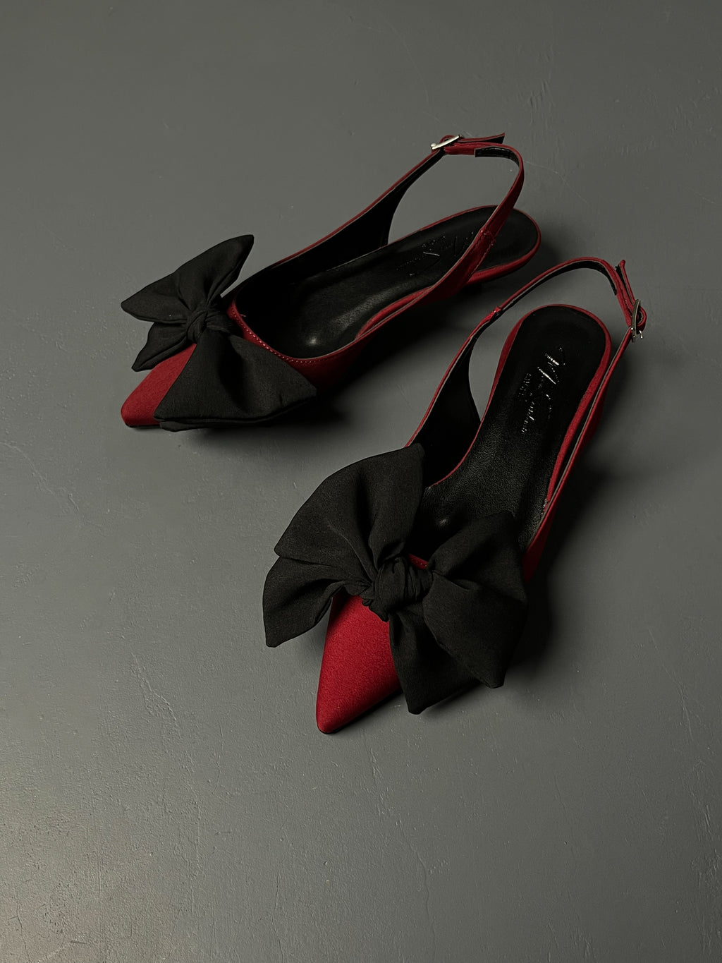 Bordo Saten Fiyonk Detaylı Kısa Topuklu Ayakkabı