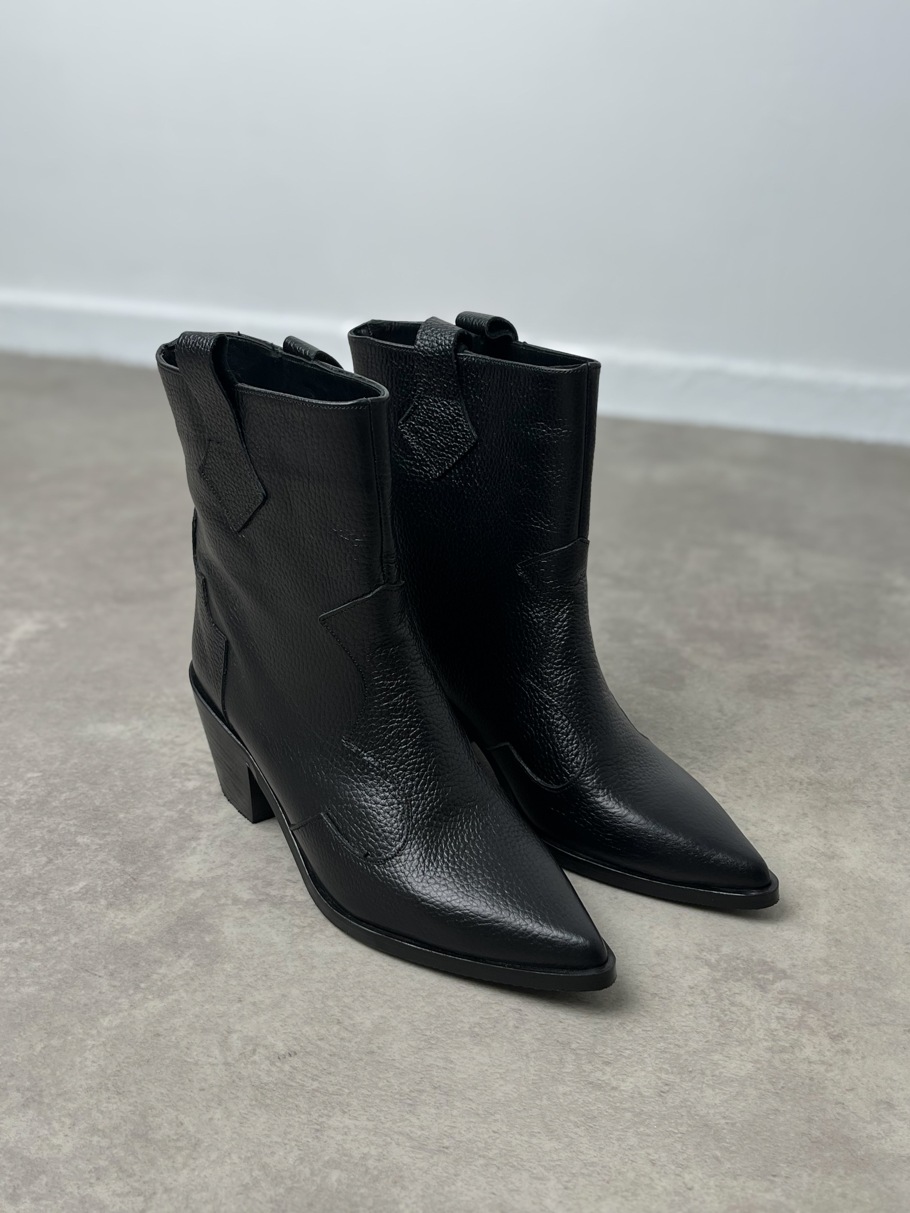 Hakiki Deri Siyah Western Kısa Çizme