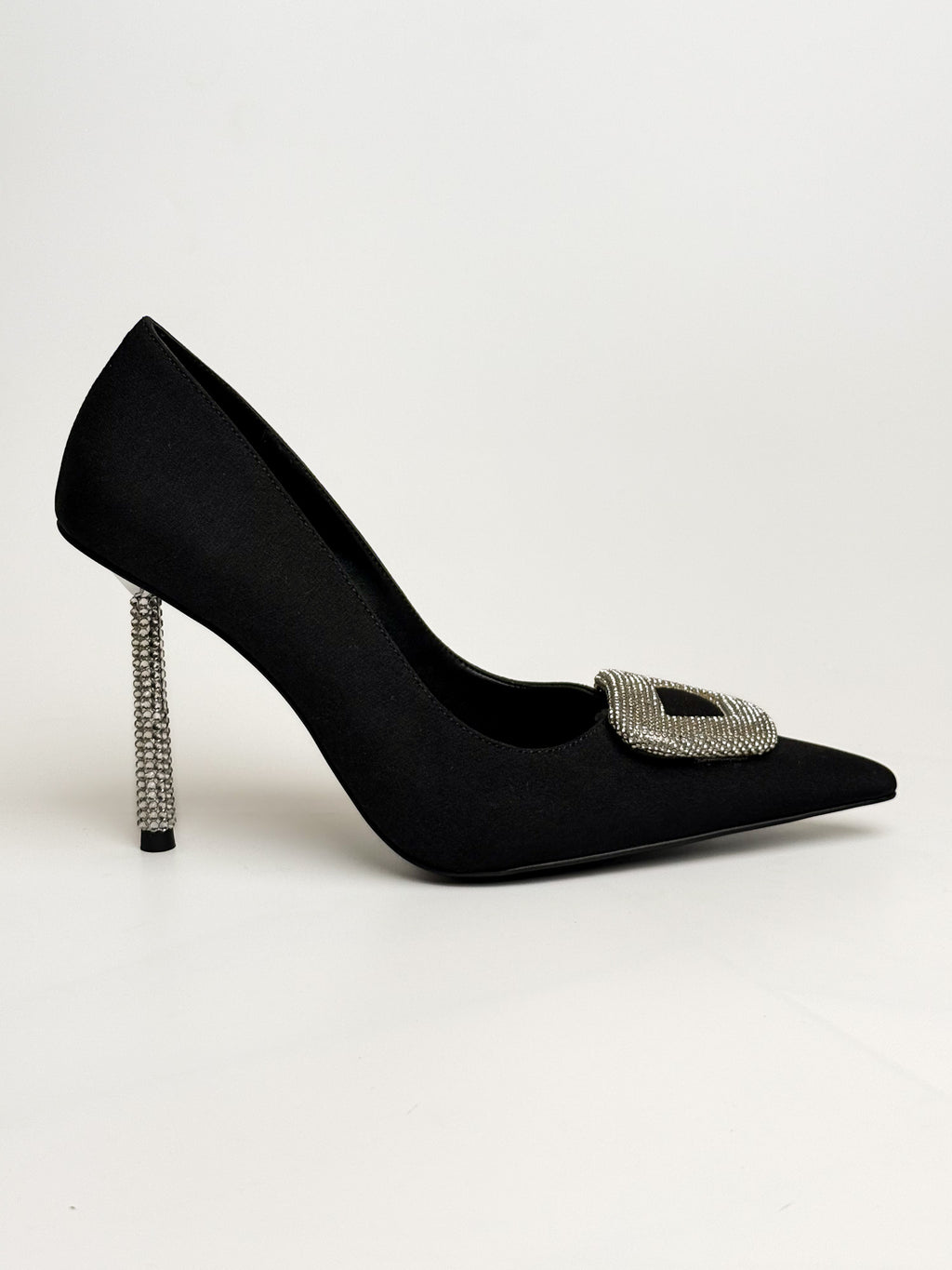 Siyah Taşlı Toka Detaylı Stiletto – Taş Kaplama Topuk