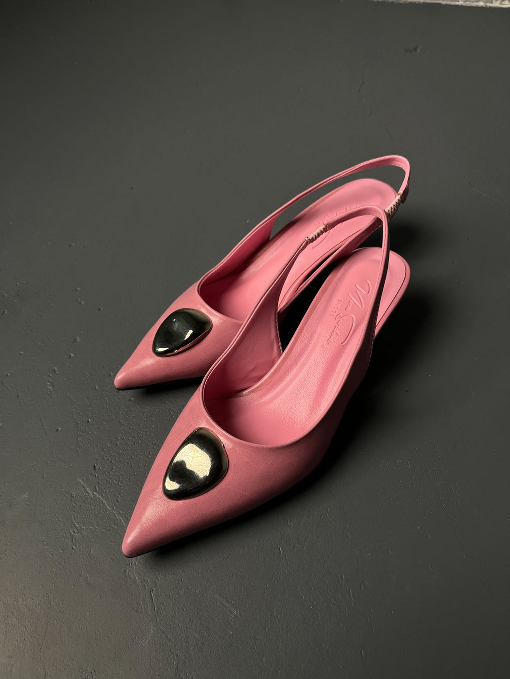 Pembe Kırışık Rugan Metal Detaylı İnce Topuklu Ayakkabı