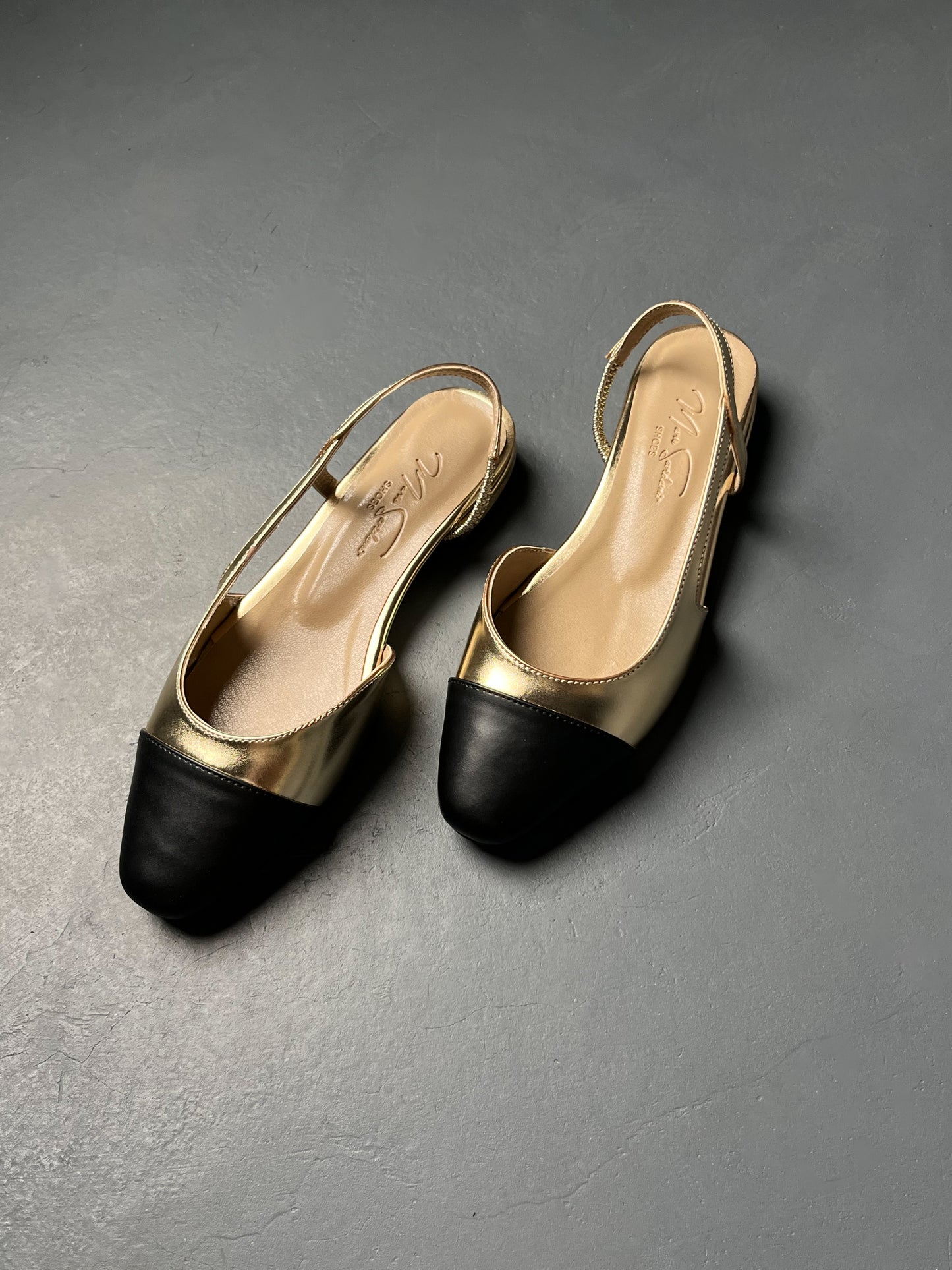 Gold & Siyah Babet – 2 cm Topuk