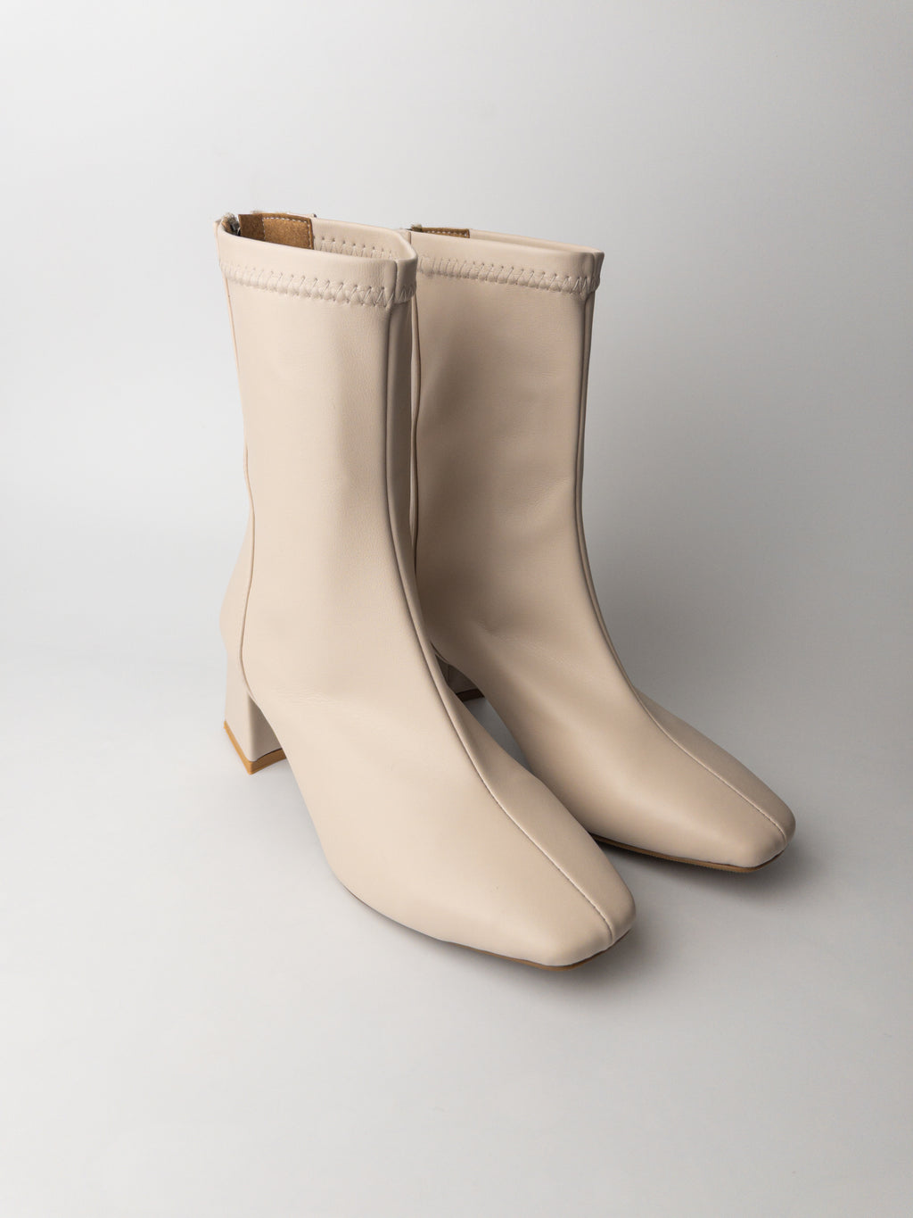 Krem Streç Küt Burun Bot – 5 cm Topuk