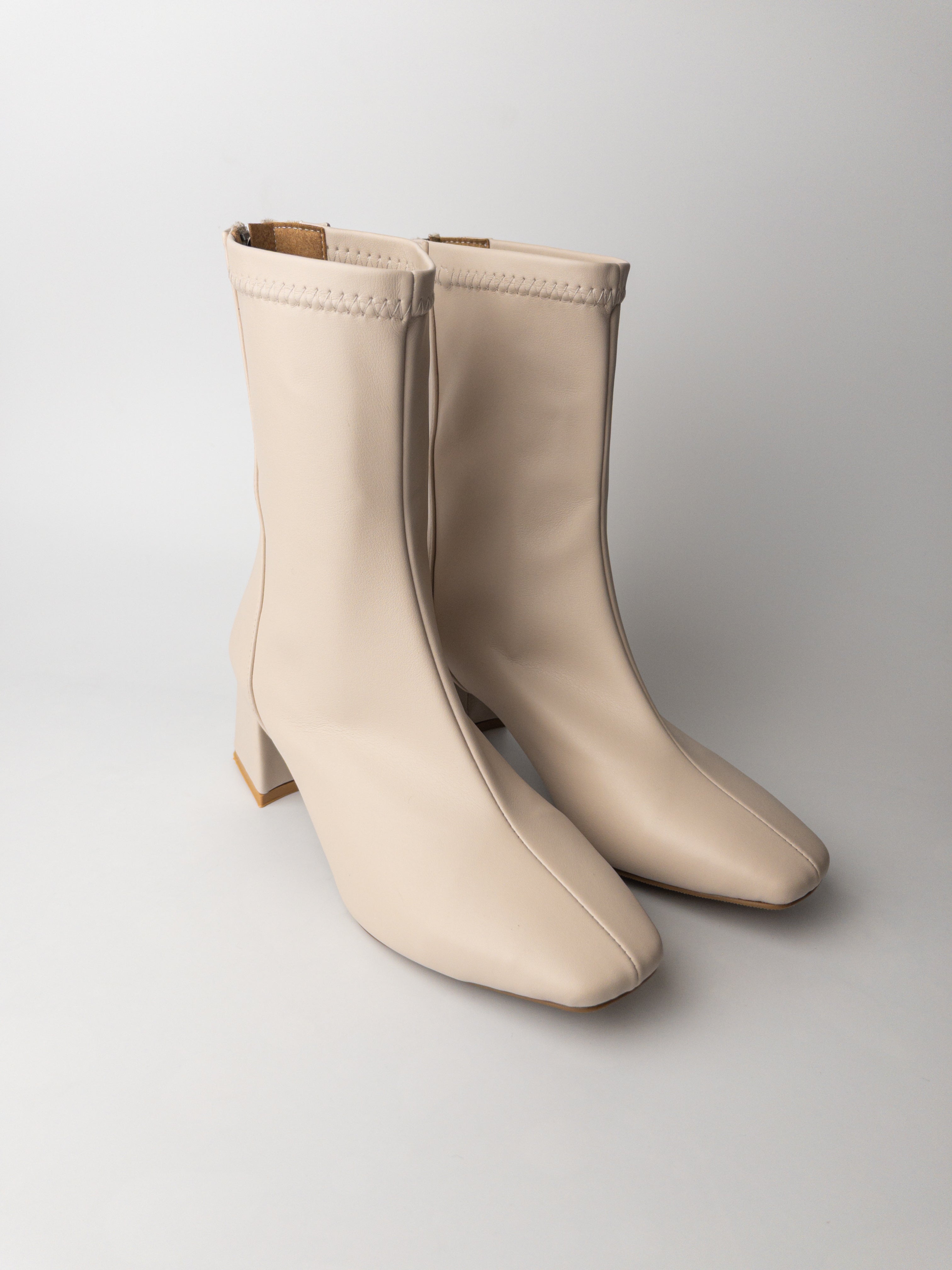 Krem Streç Küt Burun Bot – 5 cm Topuk