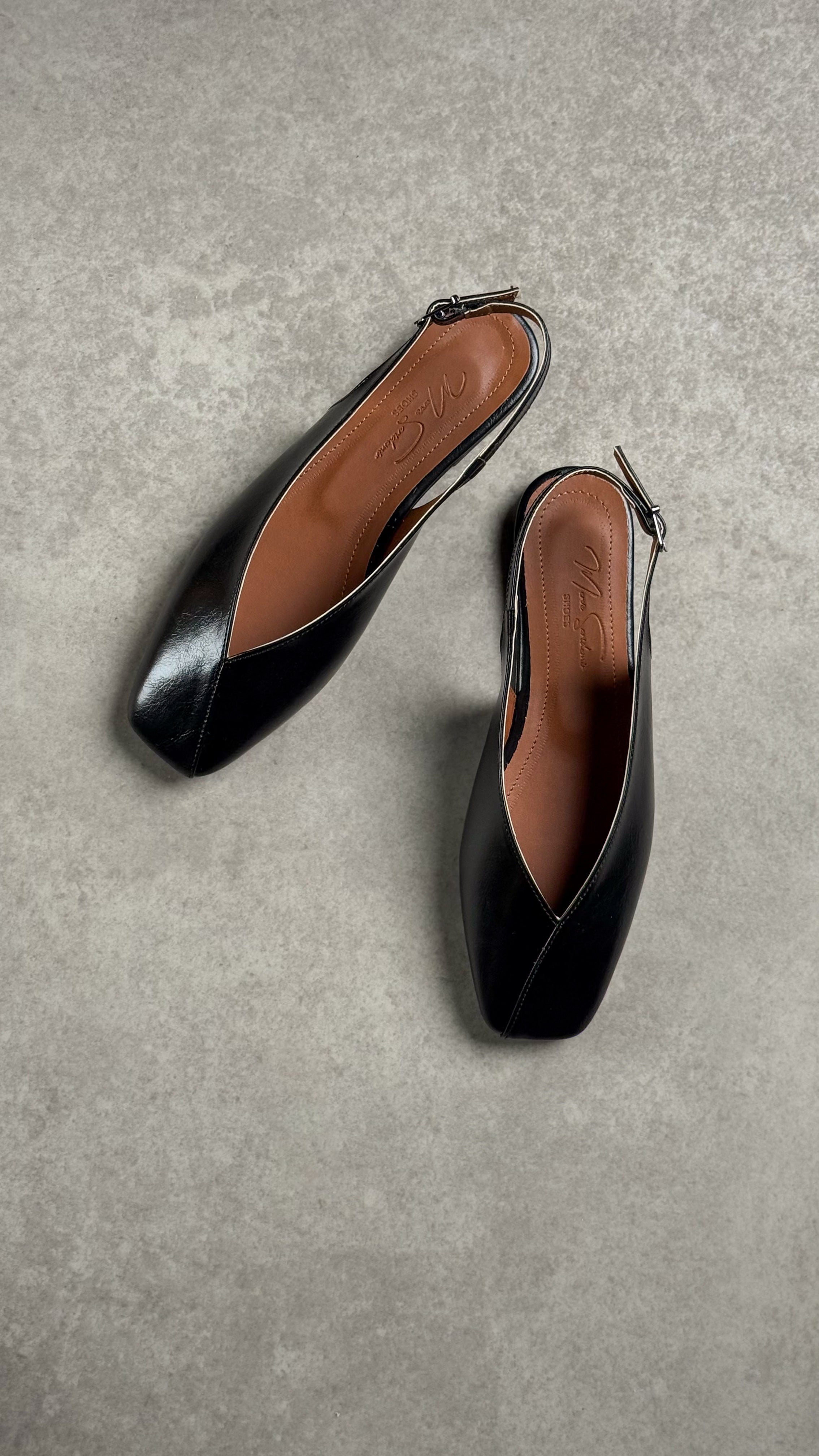 Siyah Slingback Babet