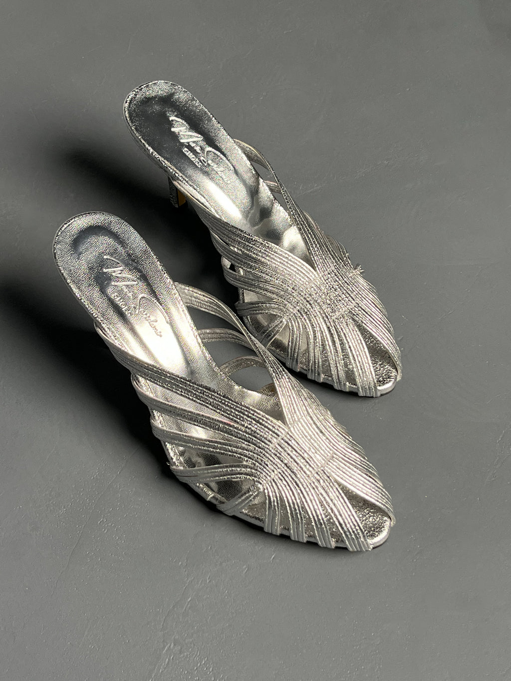 Gümüş İnce Bantlı Topuklu Terlik (8 cm)