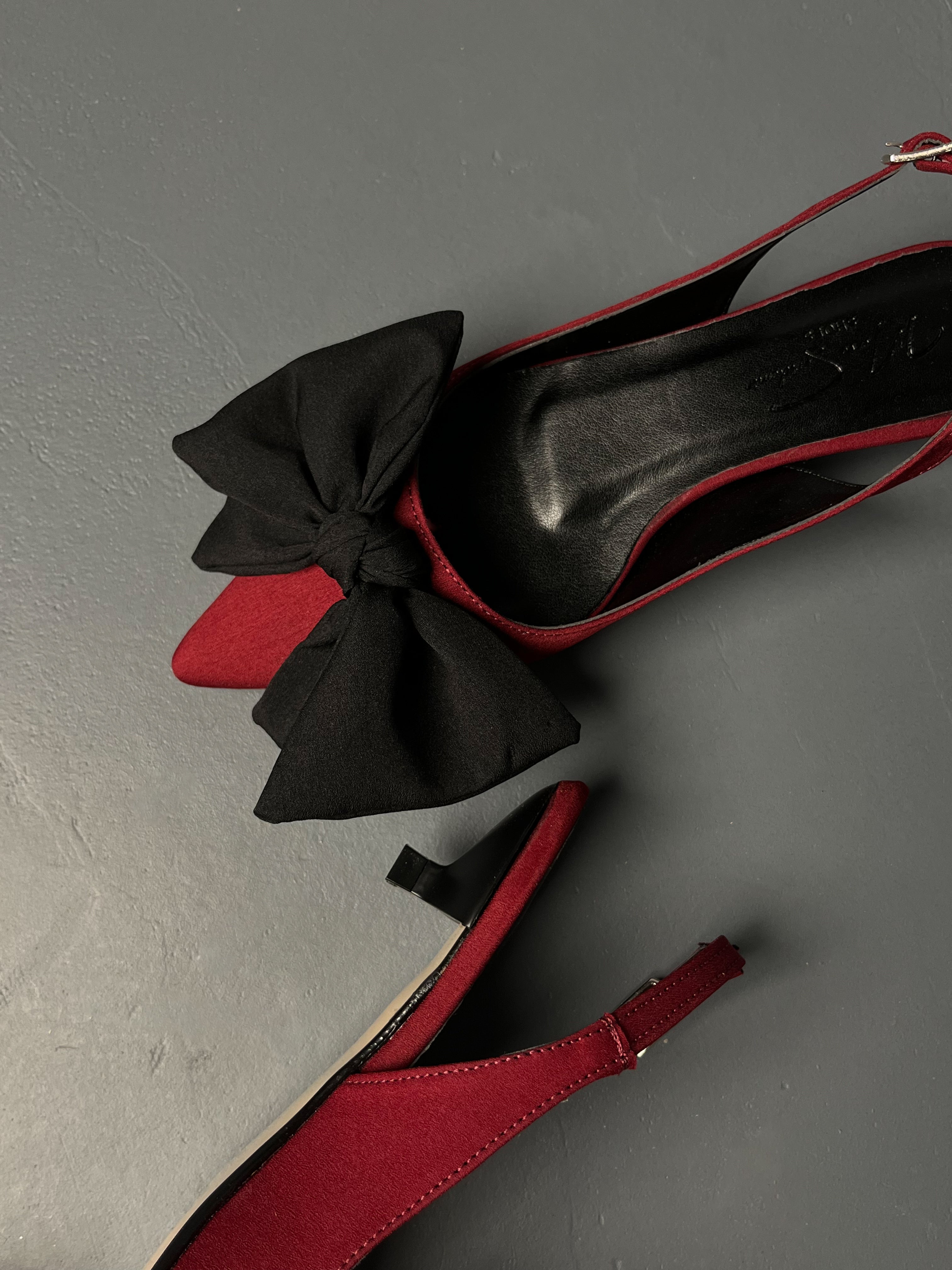 Bordo Saten Fiyonk Detaylı Kısa Topuklu Ayakkabı