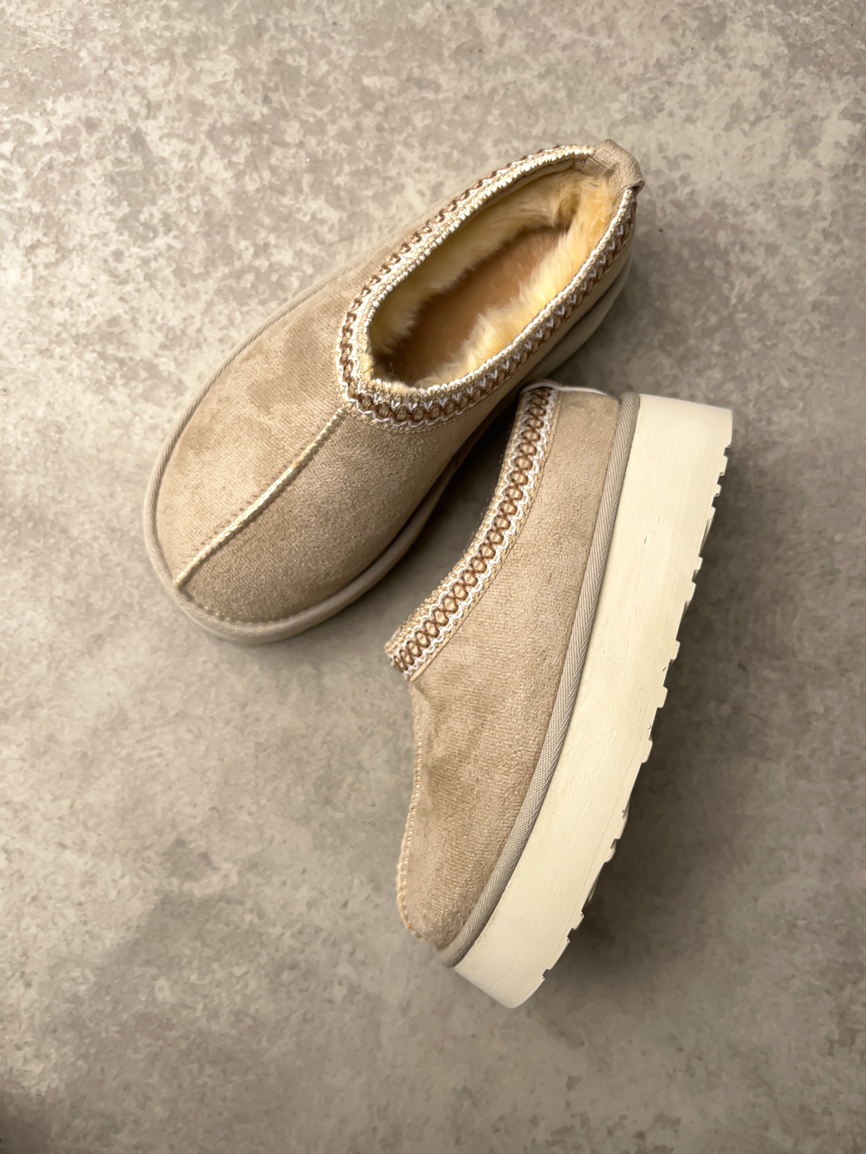 Bej Kürklü Mini Bot