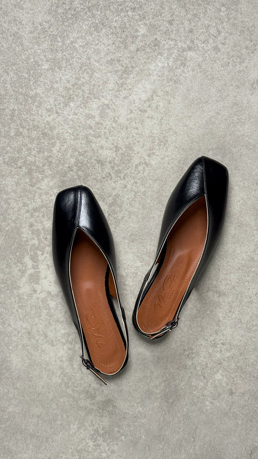Siyah Slingback Babet