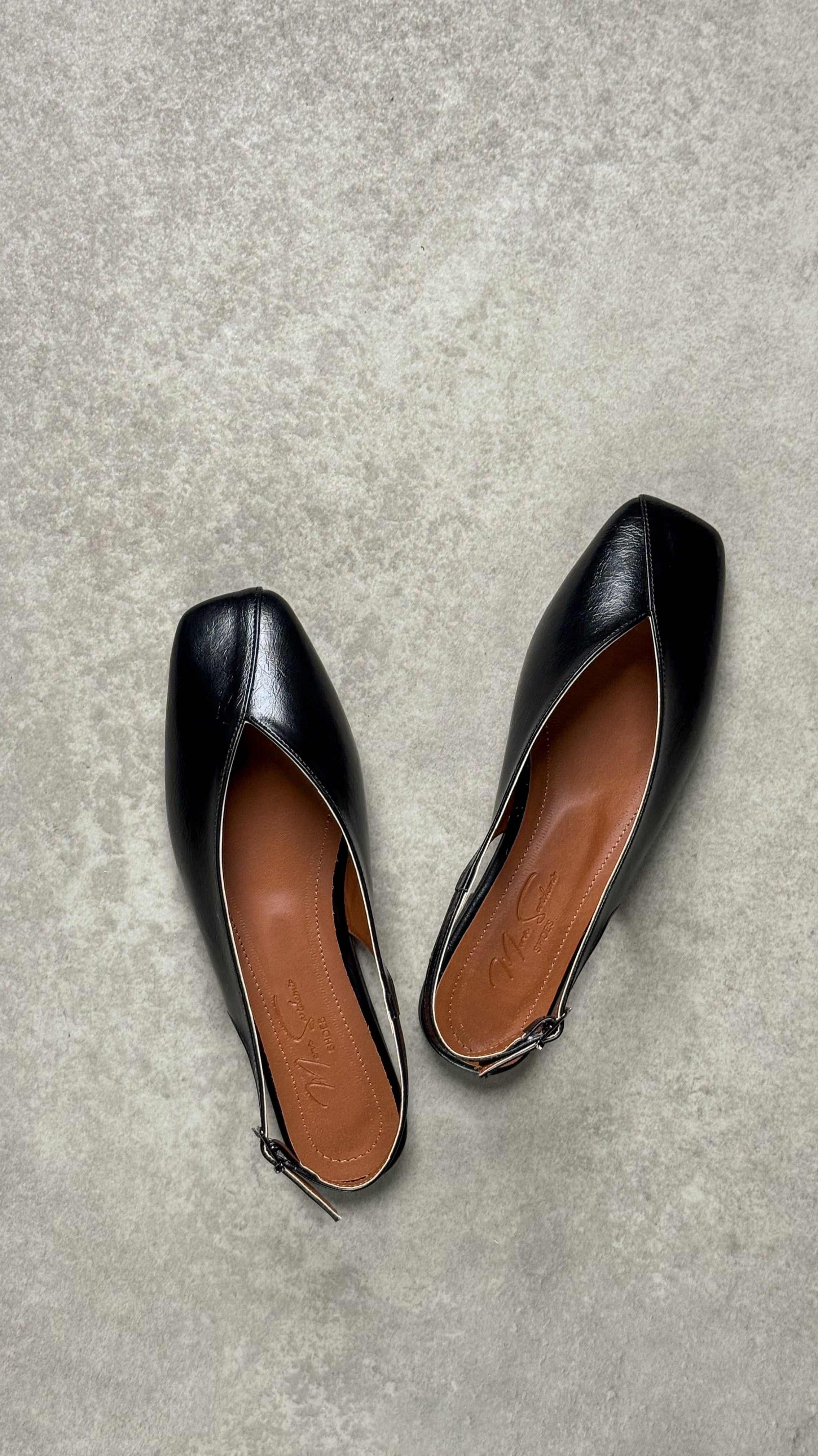 Siyah Slingback Babet