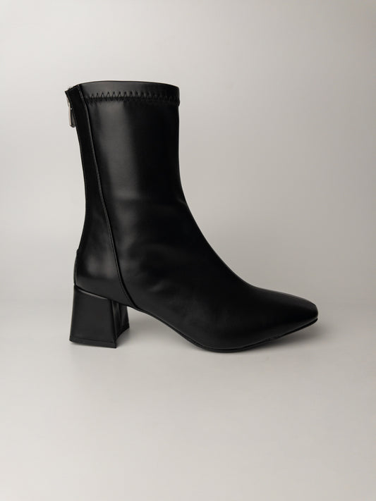 Siyah Streç Küt Burun Bot – 5 cm Topuk