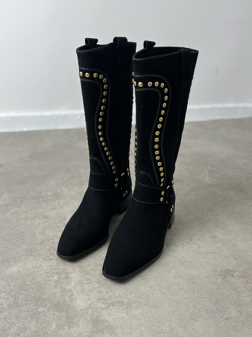 Siyah Süet Trok Detaylı Çizme