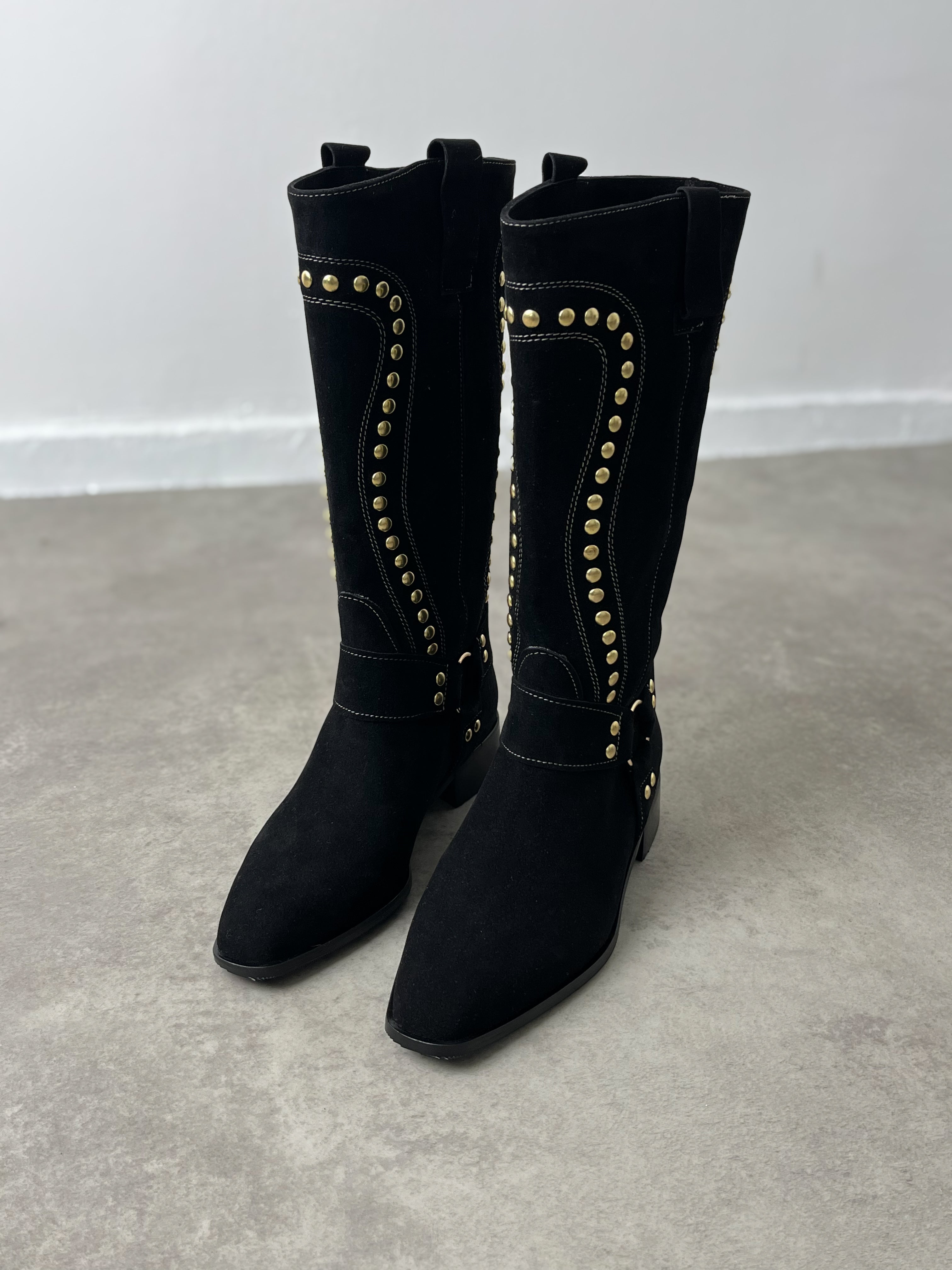 Siyah Süet Trok Detaylı Çizme