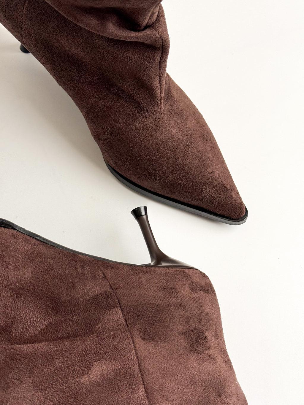 Acı Kahve Süet Büzgülü Bot