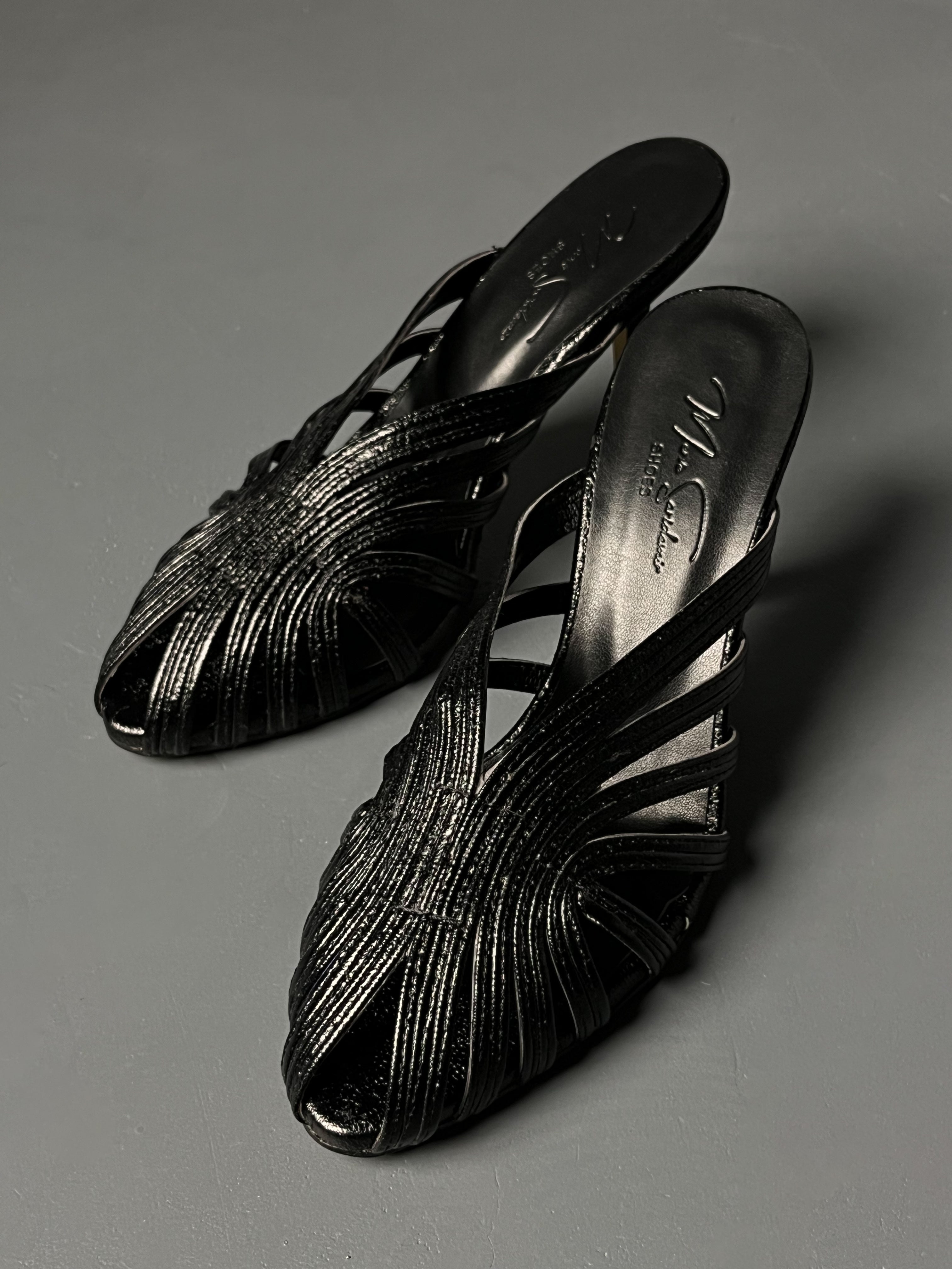 Siyah İnce Bantlı Topuklu Terlik (8 cm)