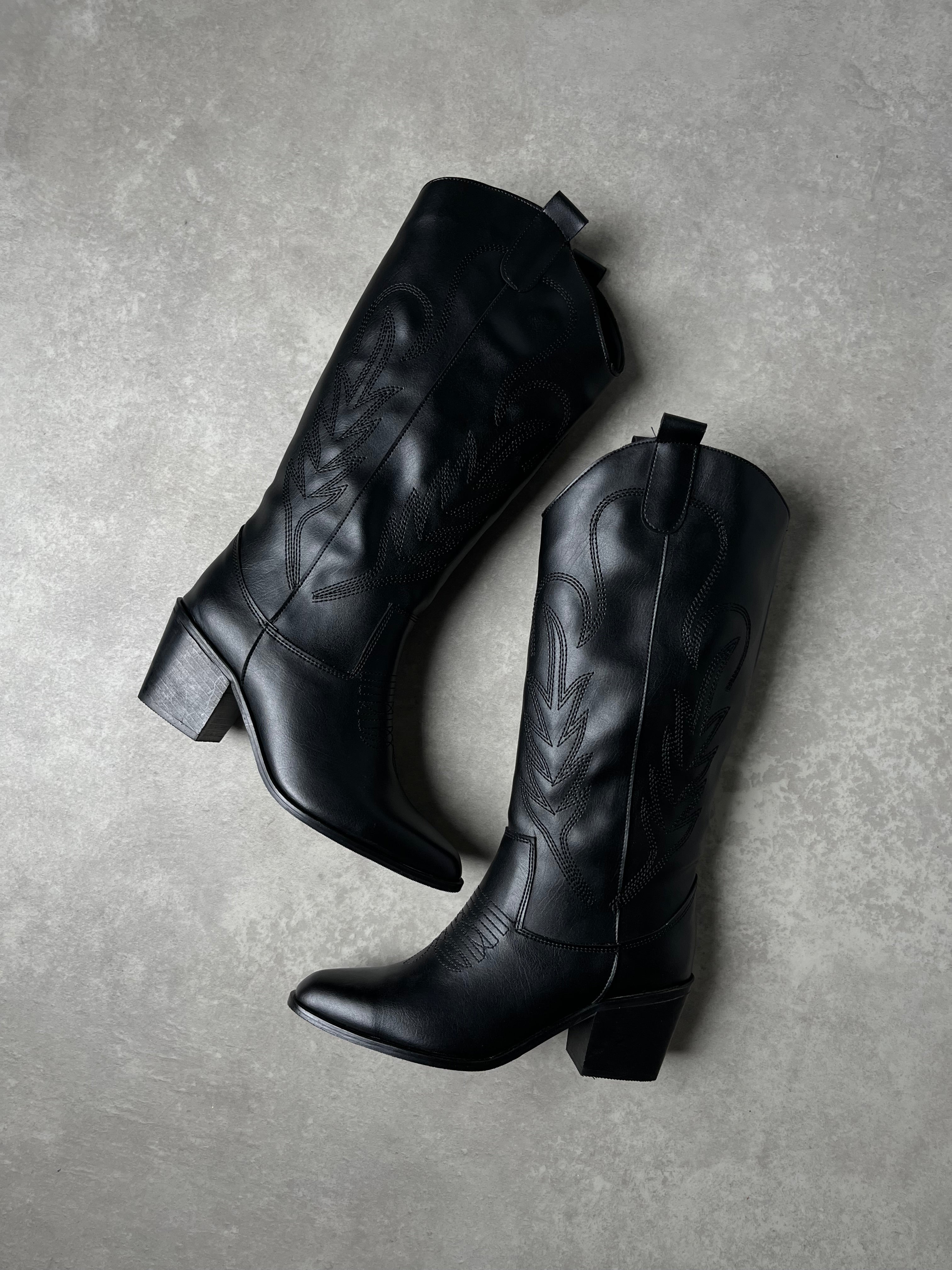 Siyah Western Topuklu Deri Çizme
