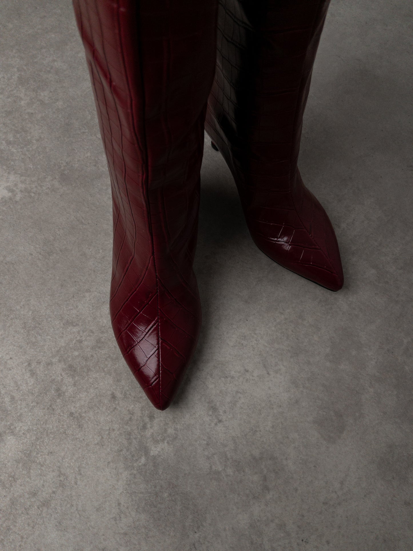 Bordo Krokodil Desenli Çizme