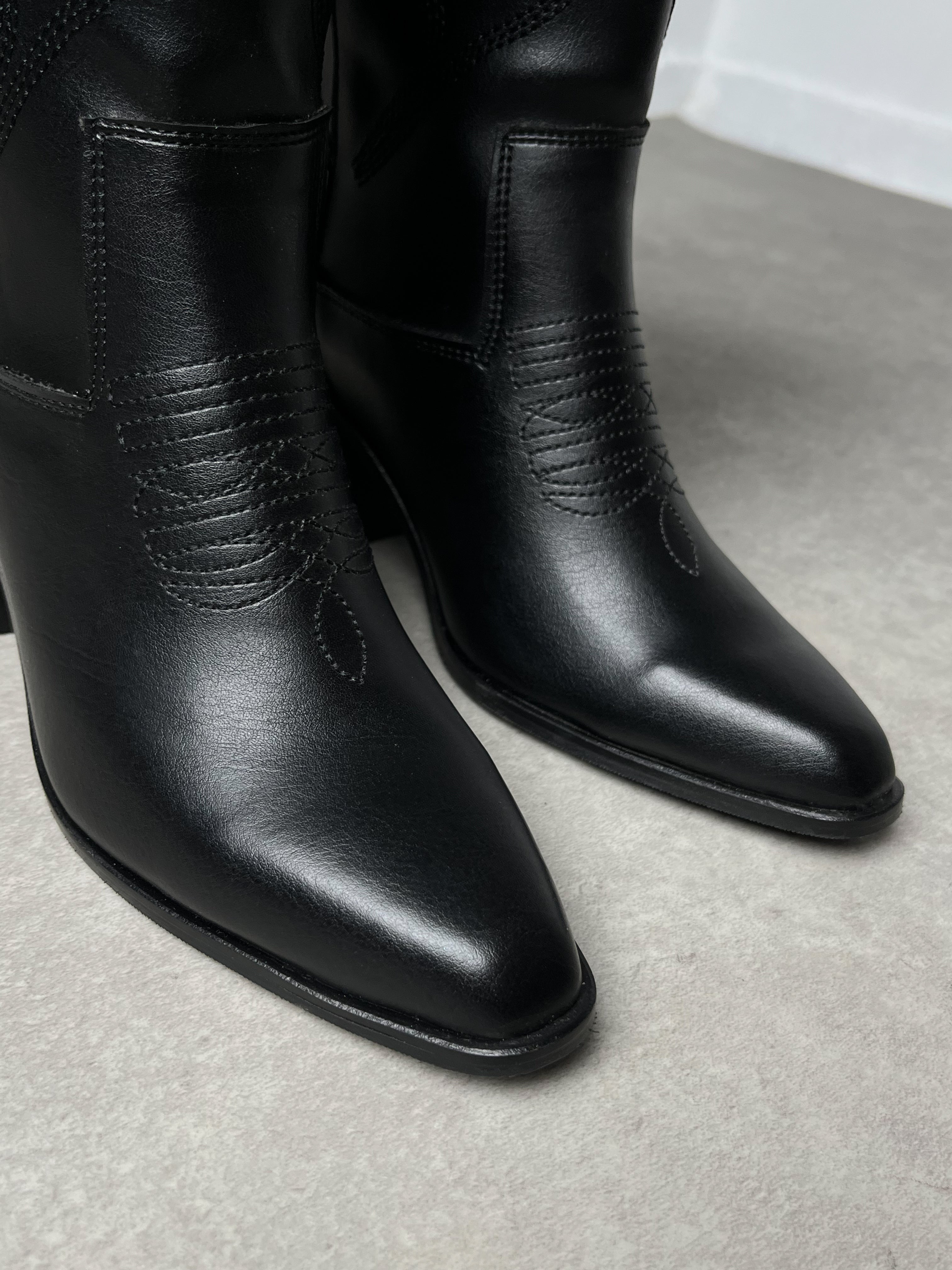 Siyah Western Topuklu Deri Çizme