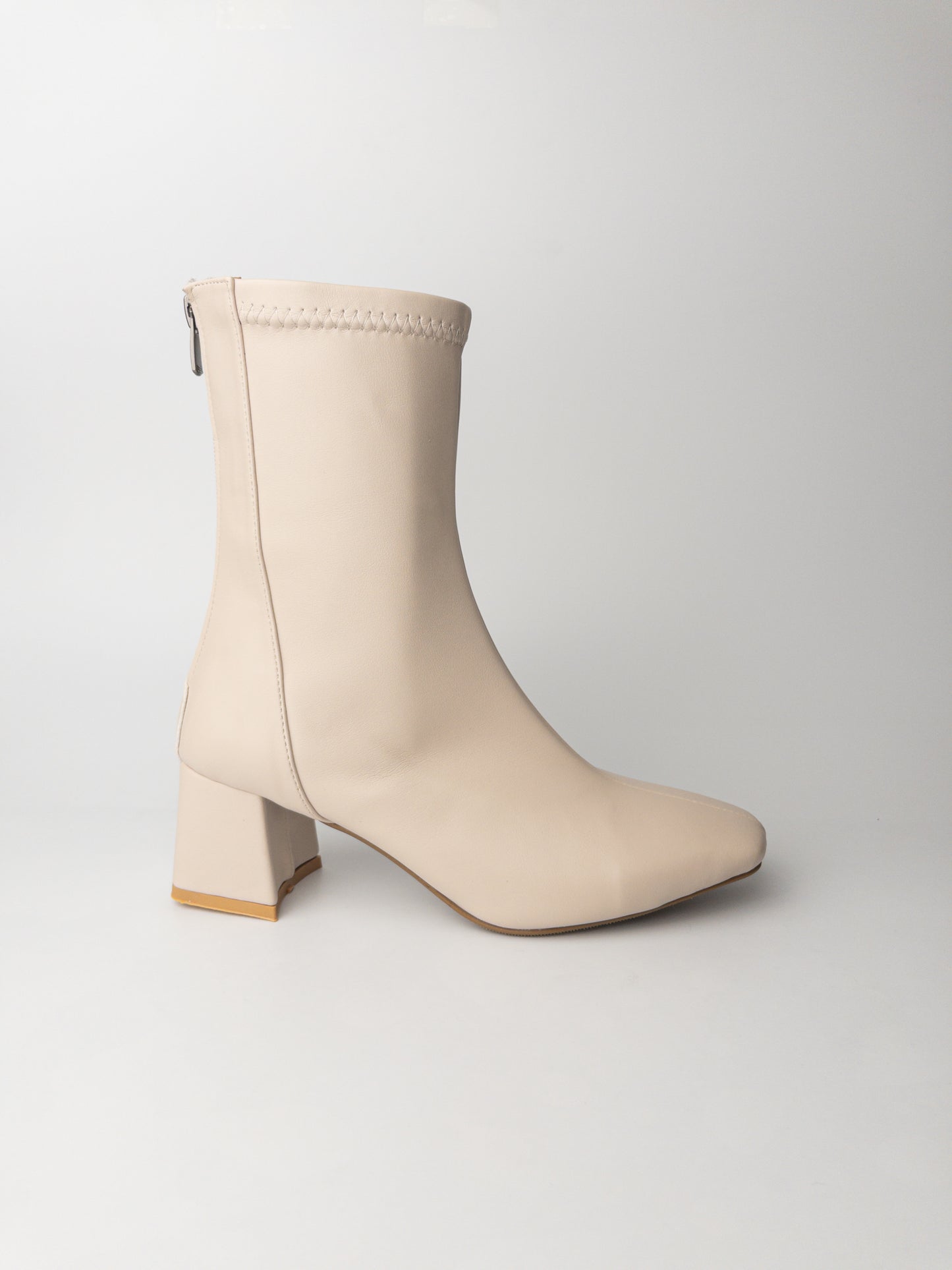 Krem Streç Küt Burun Bot – 5 cm Topuk