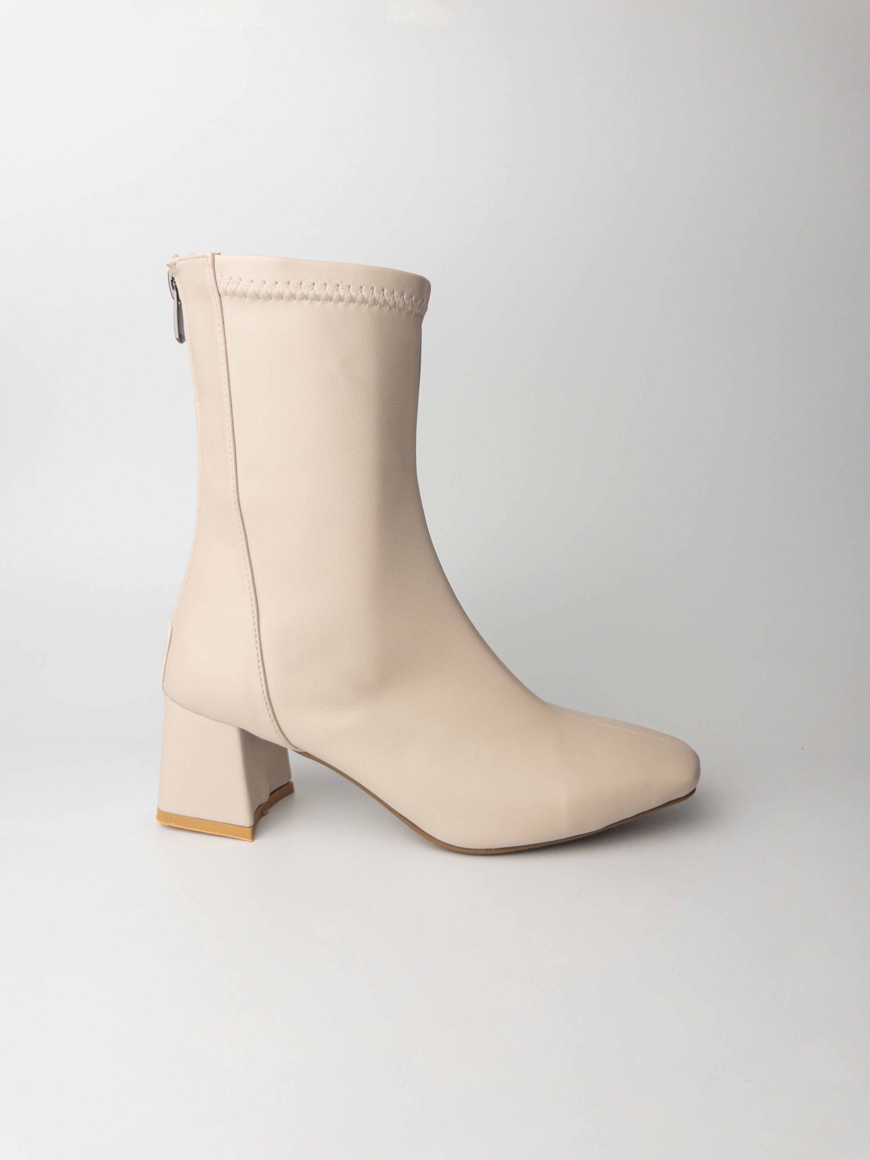 Krem Streç Küt Burun Bot – 5 cm Topuk