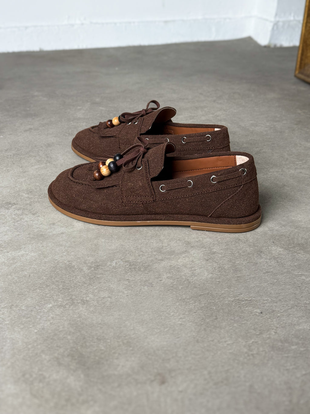Kahverengi püskül & boncuk detaylı loafer ayakkabı