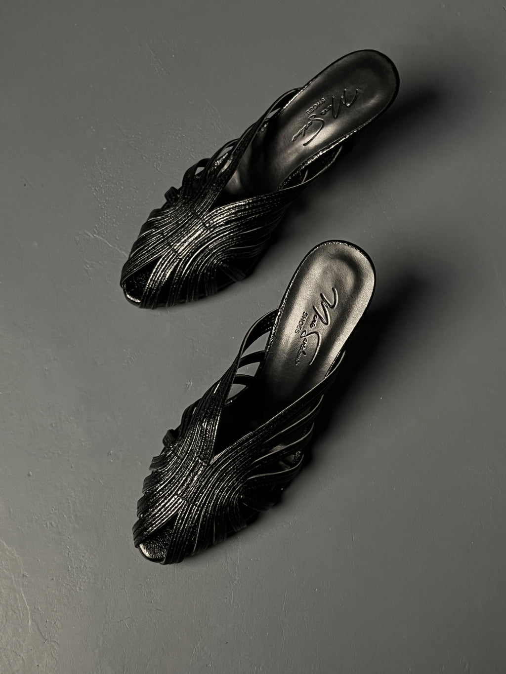 Siyah İnce Bantlı Topuklu Terlik (8 cm)