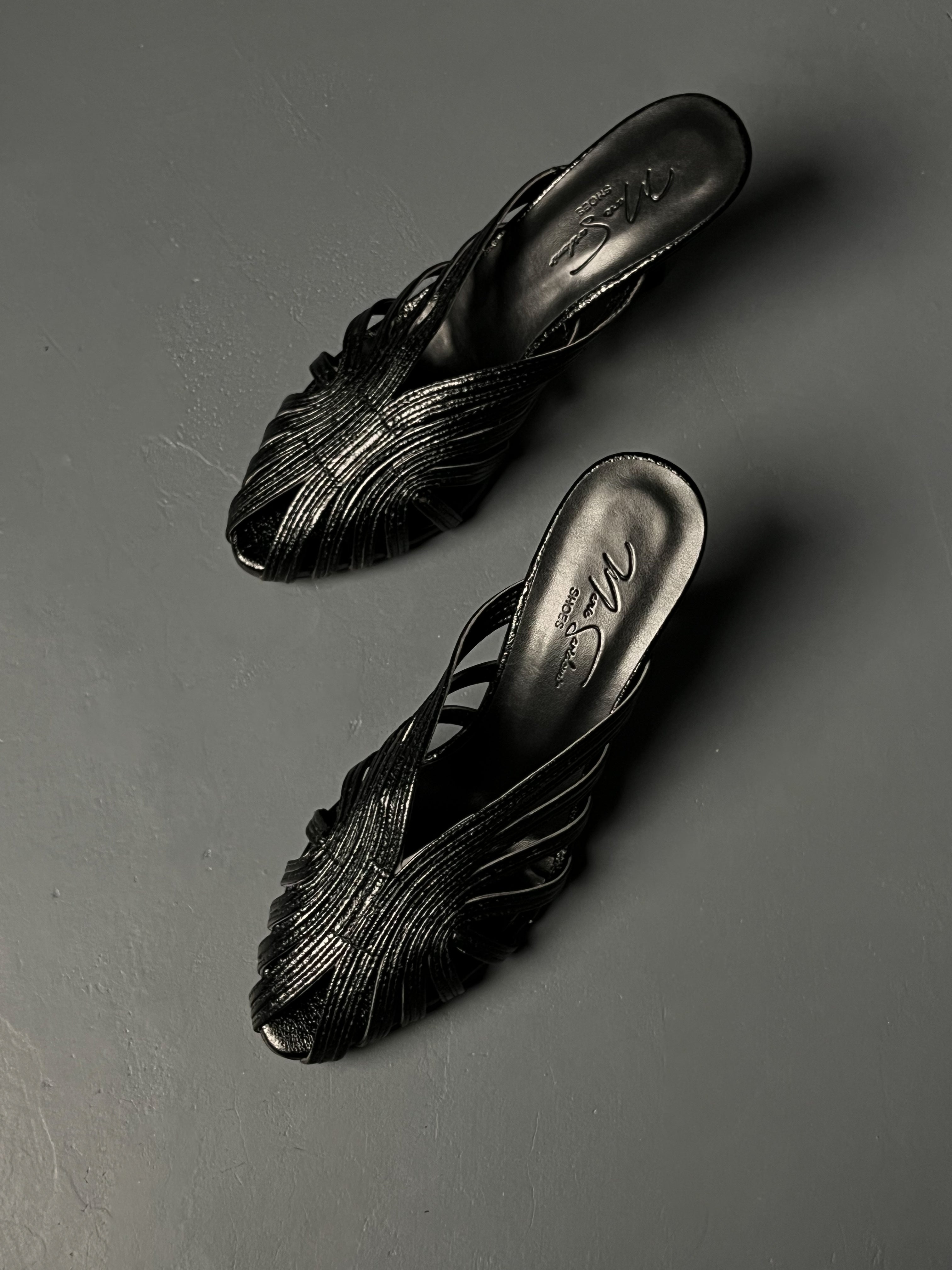 Siyah İnce Bantlı Topuklu Terlik (8 cm)