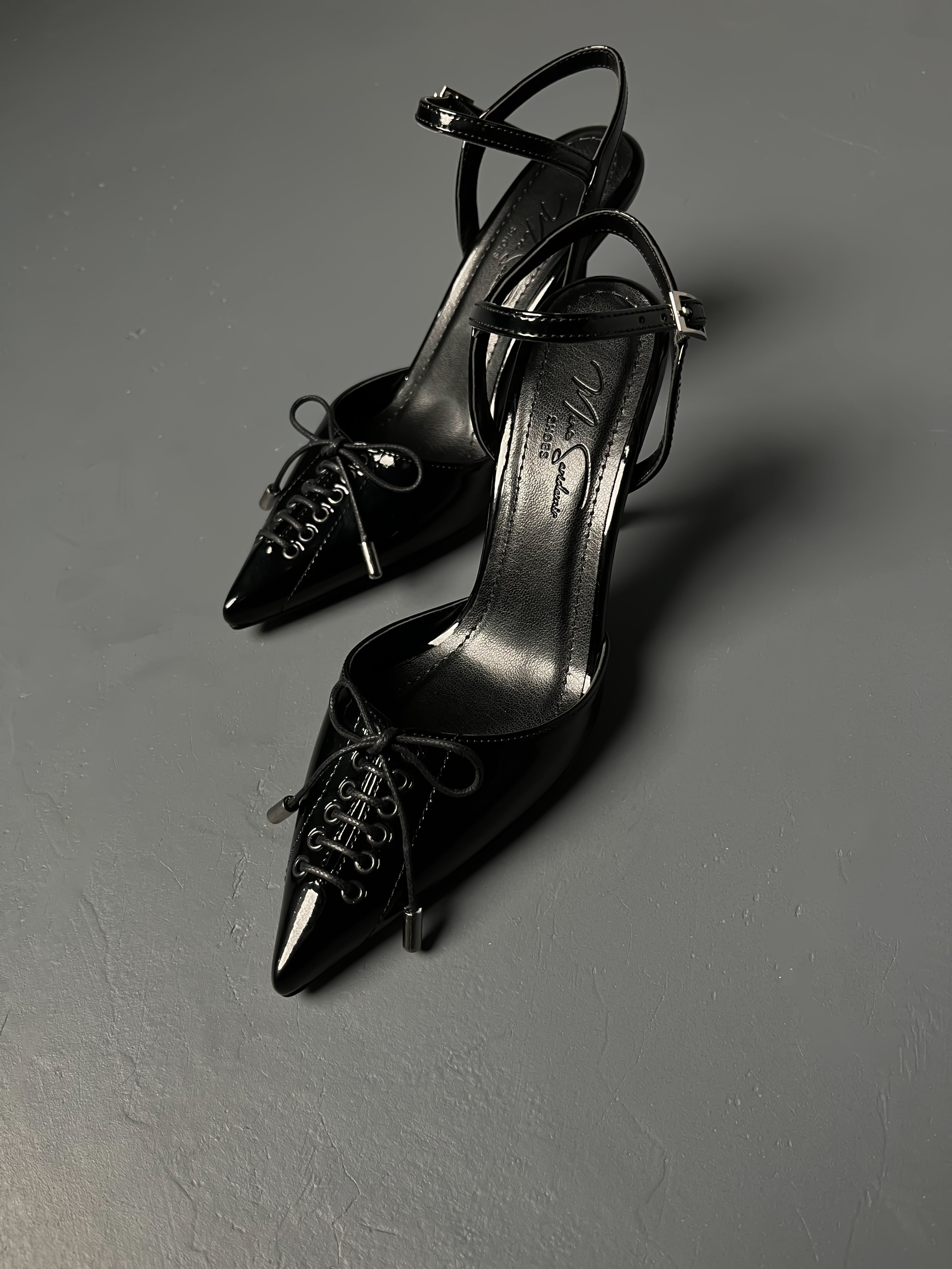 Siyah Rugan Bağcıklı İnce Topuklu Ayakkabı