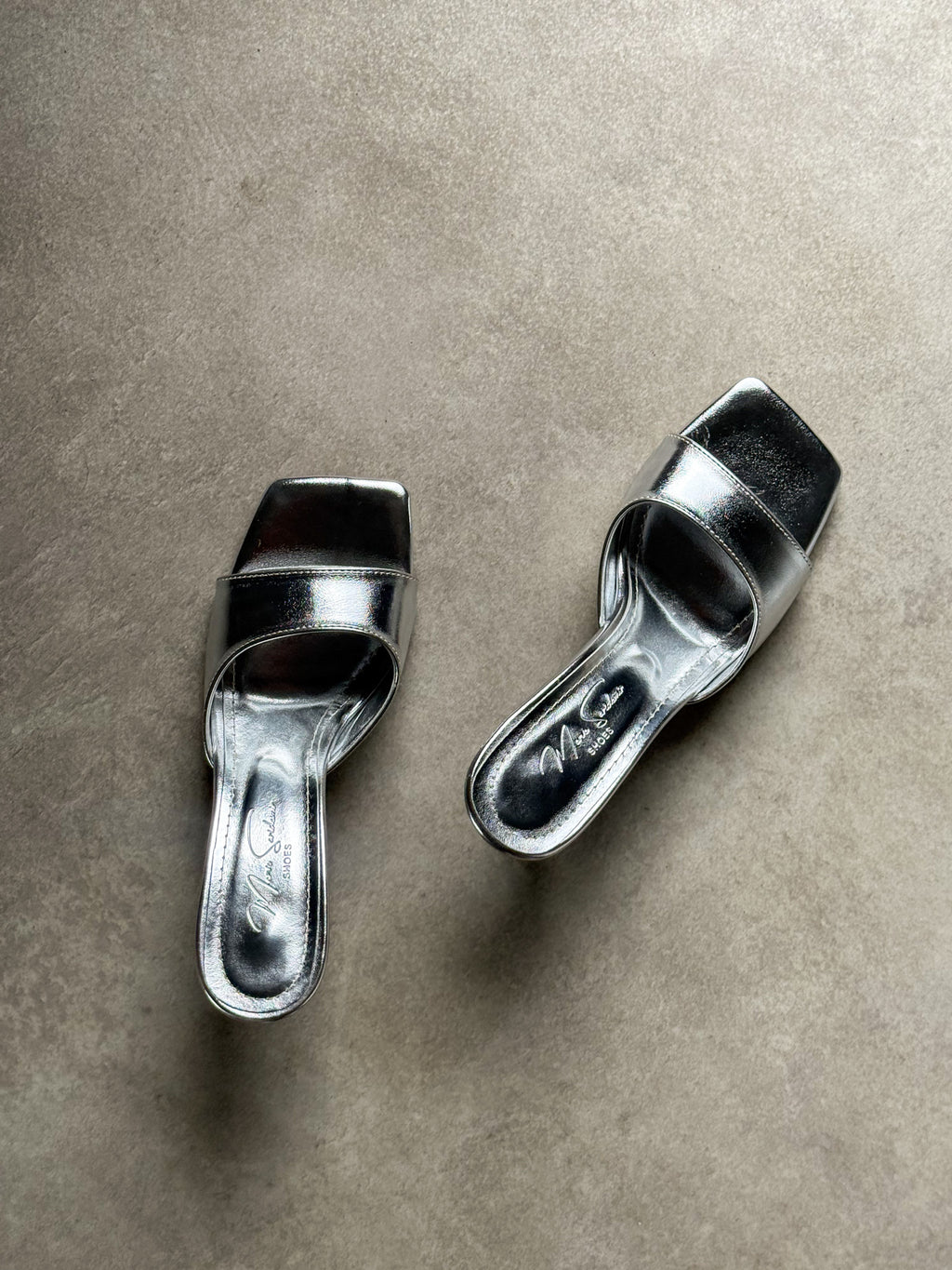 Gümüş Metalik Terlik – 8 cm Topuklu