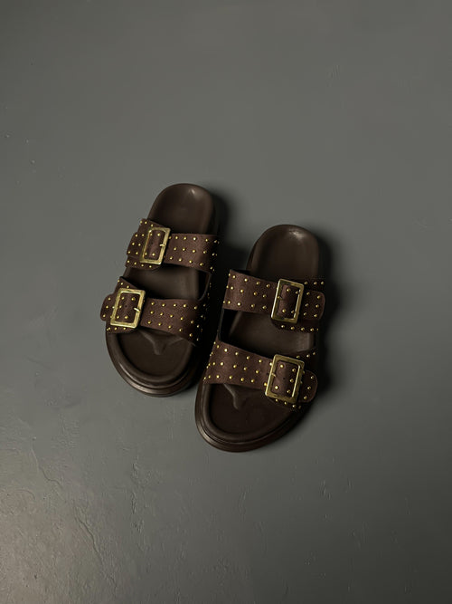 Acı Kahve Çift Tokalı Gold Trok Detaylı Terlik