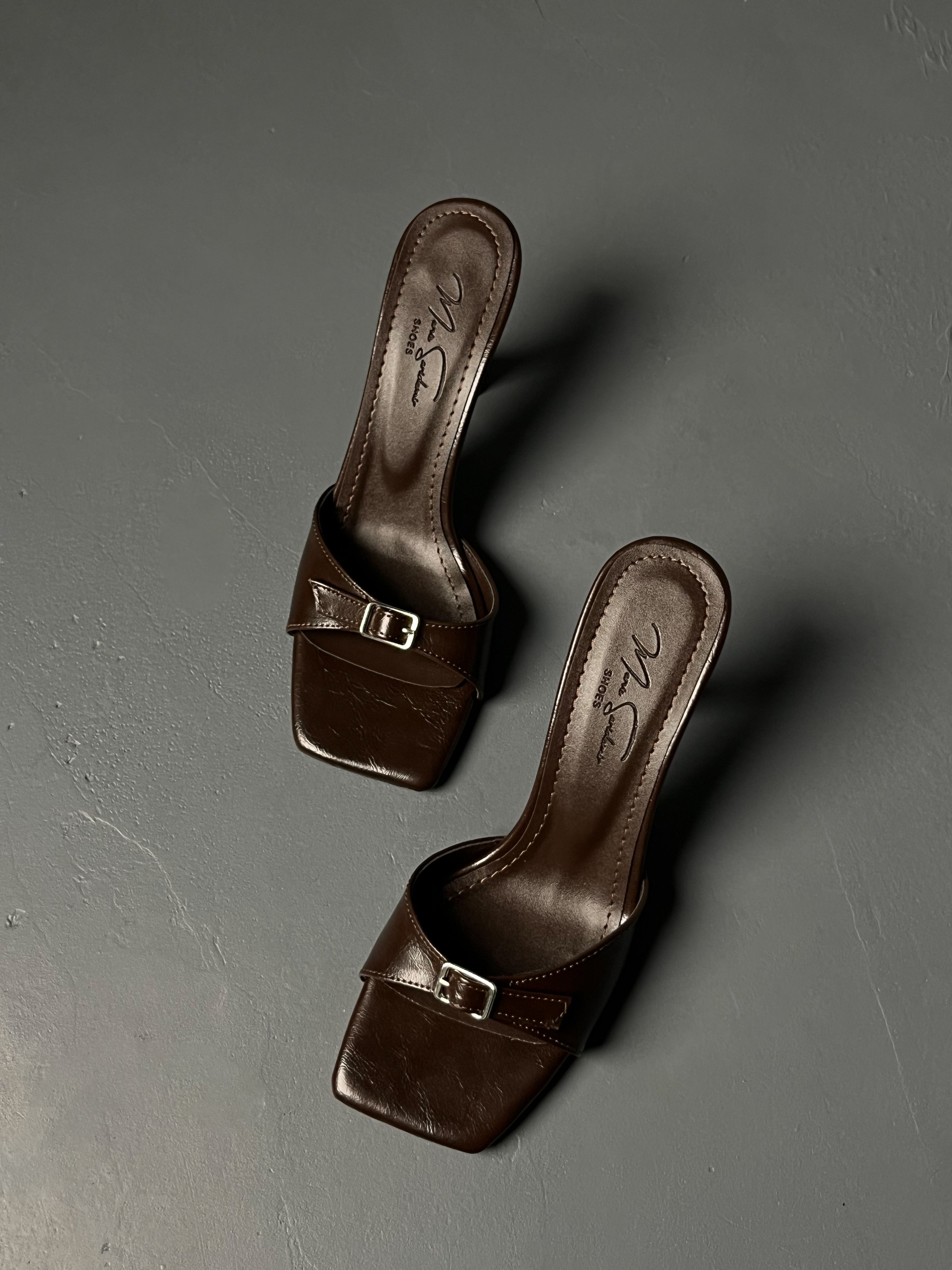 Acı Kahve Toka Detaylı Topuklu Terlik