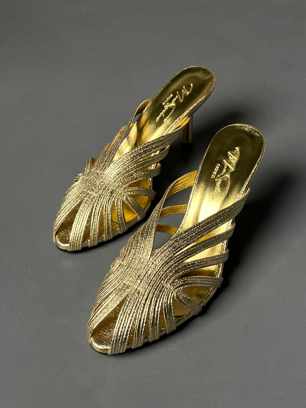 Gold İnce Bantlı Topuklu Terlik (8 cm)