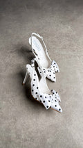 Fiyonklu Beyaz Saten Stiletto