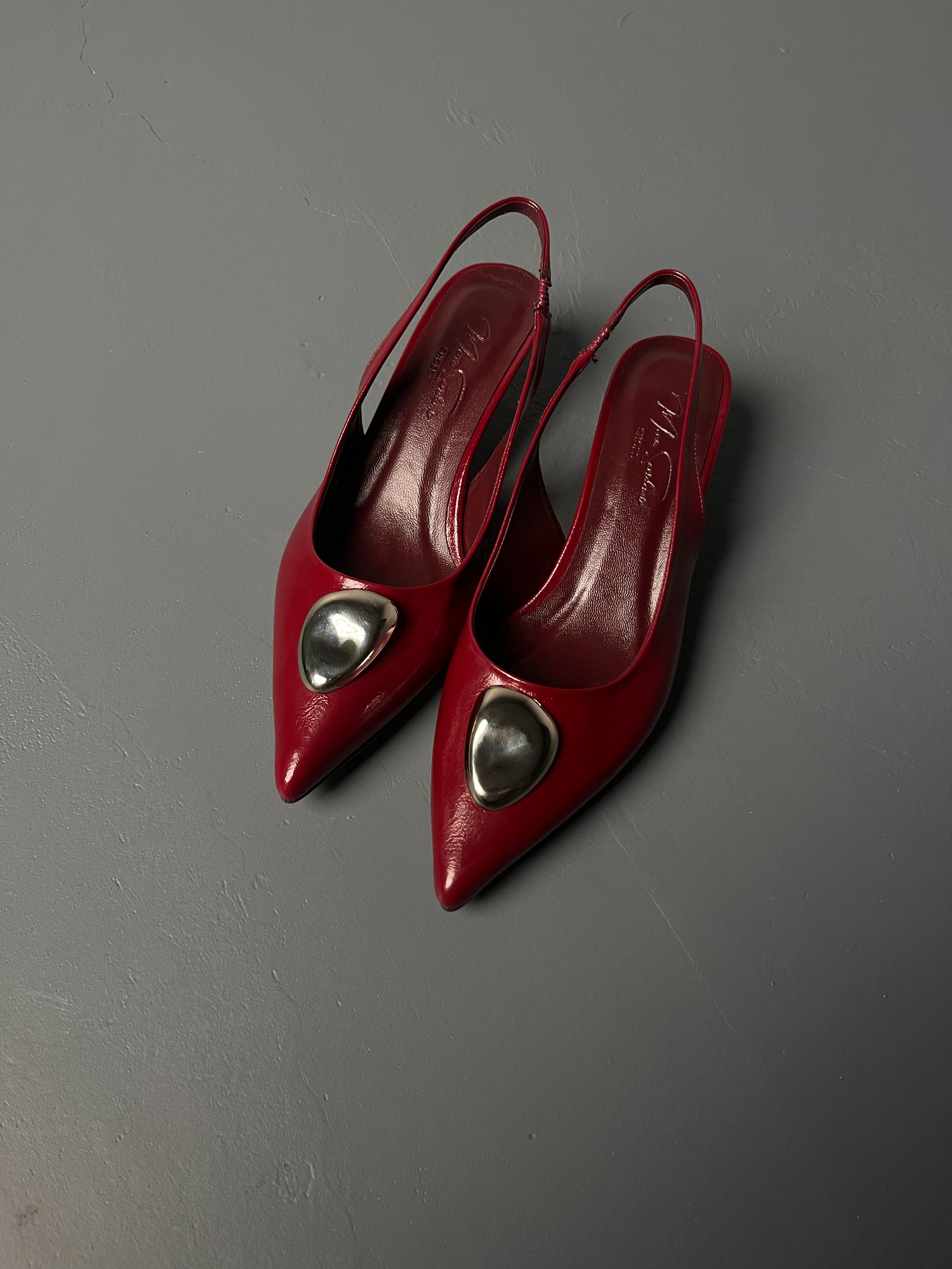 Bordo Kırışık Rugan Metal Detaylı İnce Topuklu Ayakkabı