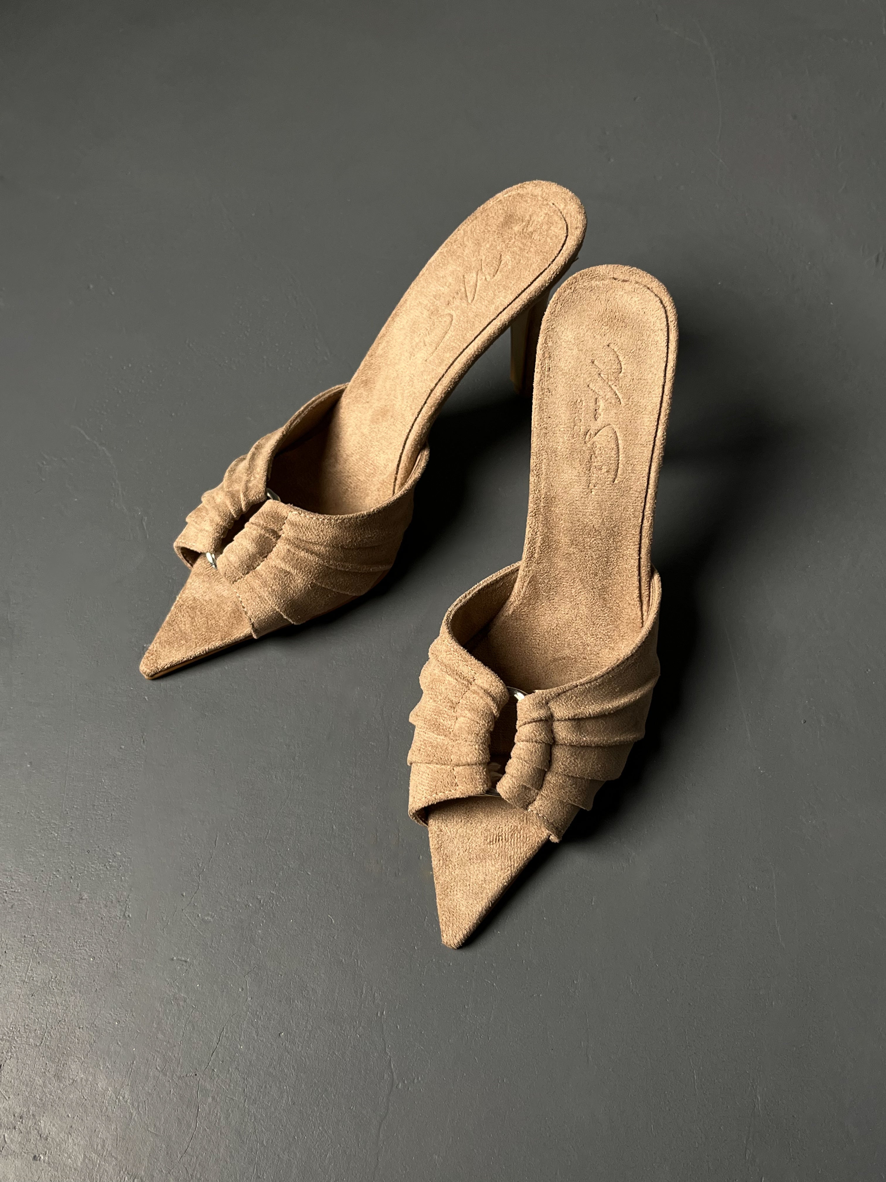 Vizon Süet İnce Topuklu Terlik