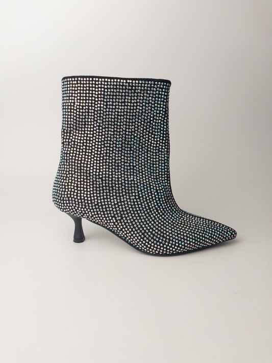 Siyah Taş Detaylı İnce Topuklu Kadın Bot – 6 cm Topuk, Geniş Konç XL