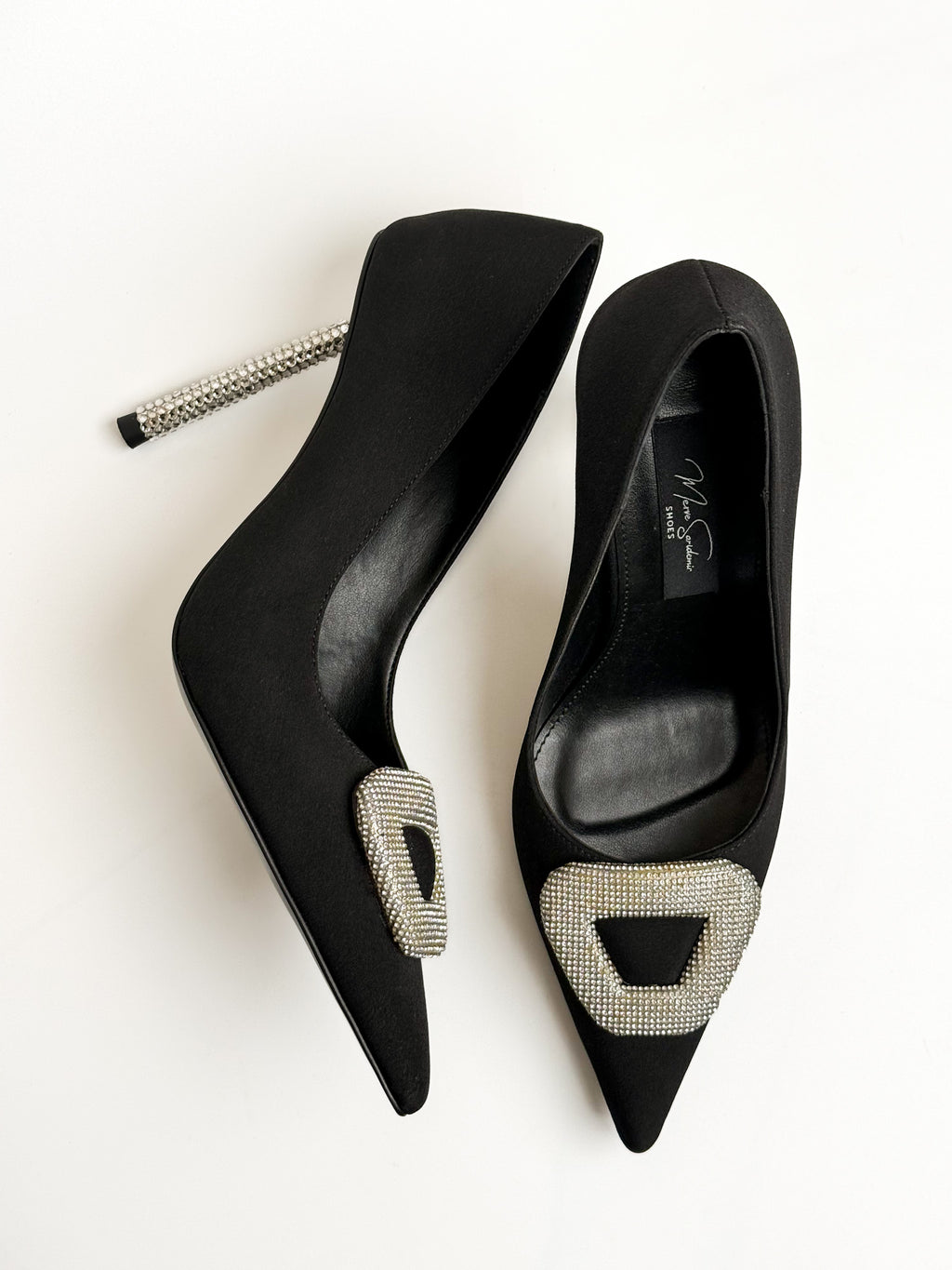 Siyah Taşlı Toka Detaylı Stiletto – Taş Kaplama Topuk