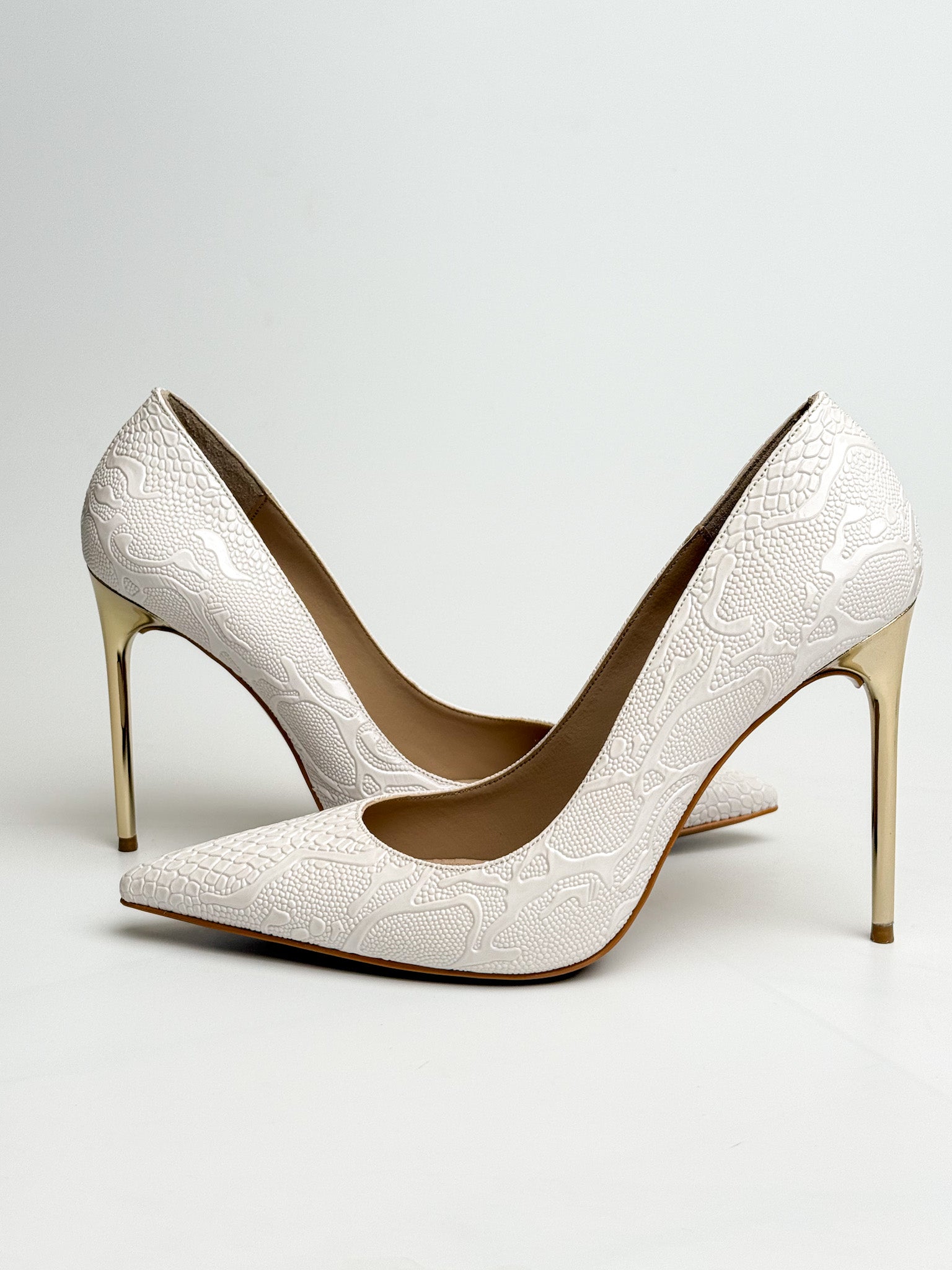 Beyaz Özel Dokulu Stiletto – 10 cm Topuk