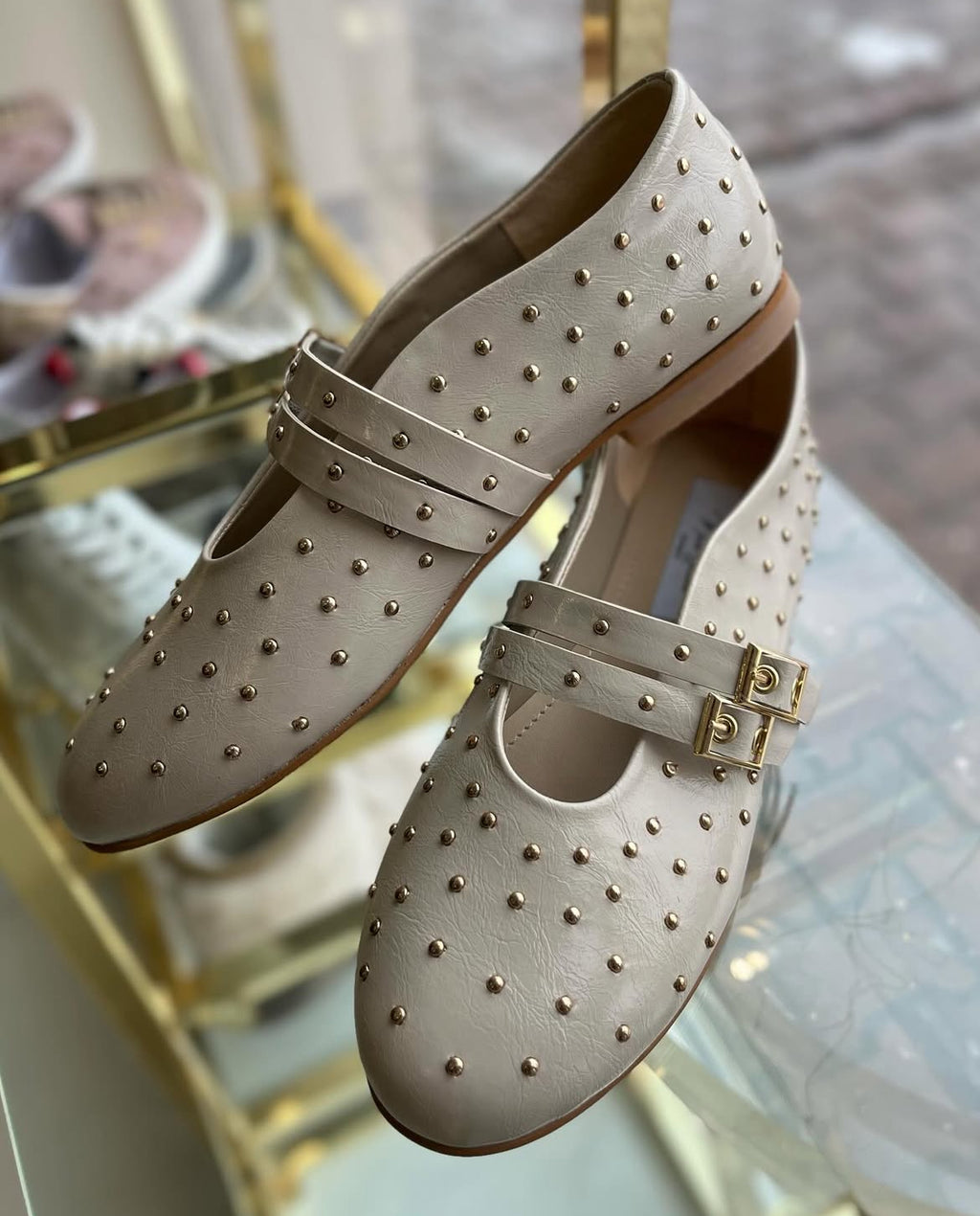 Bej Renk Trok Detaylı Çift Tokalı Babet