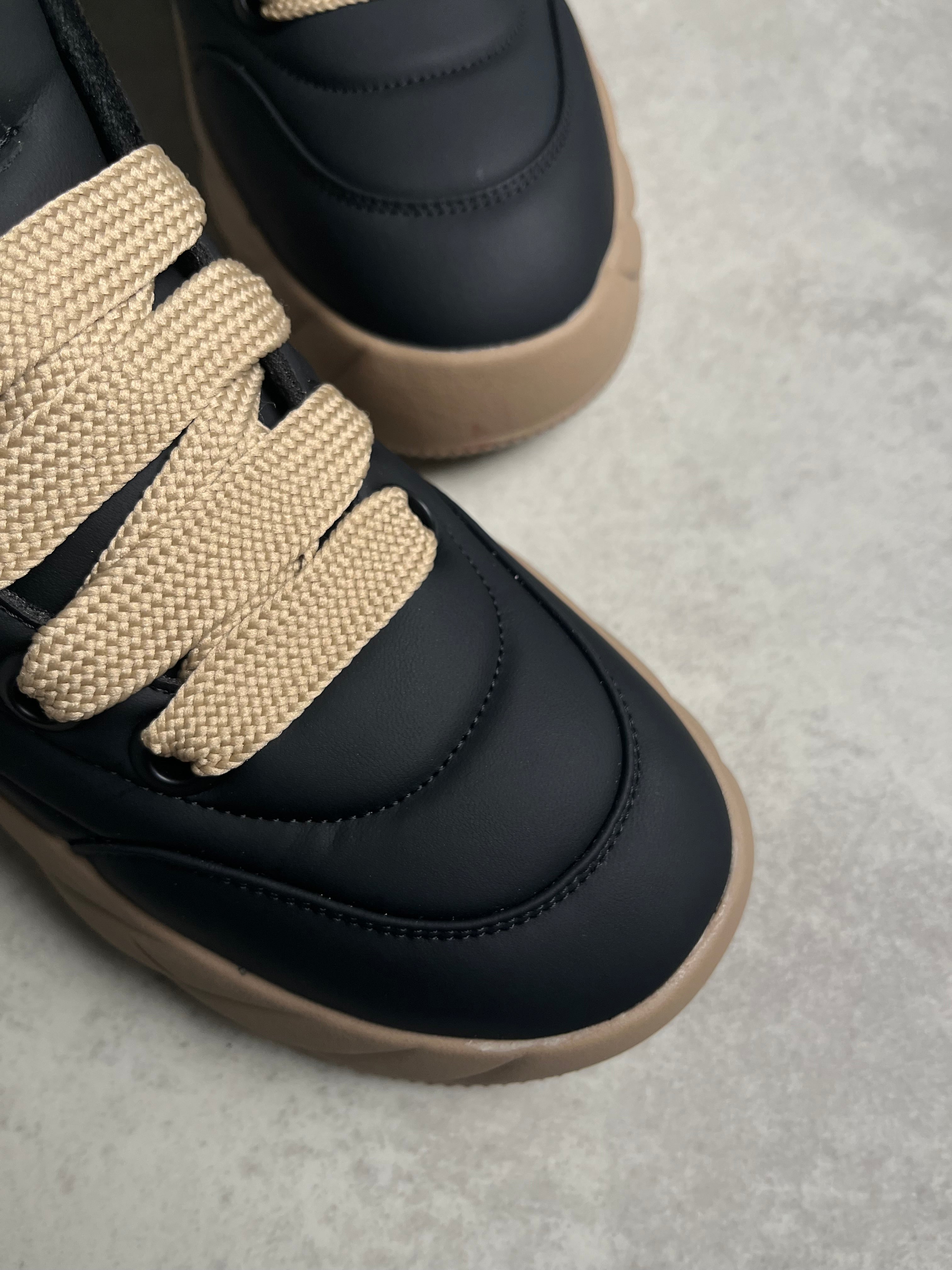 Siyah Kürklü Kalın Taban Sneaker